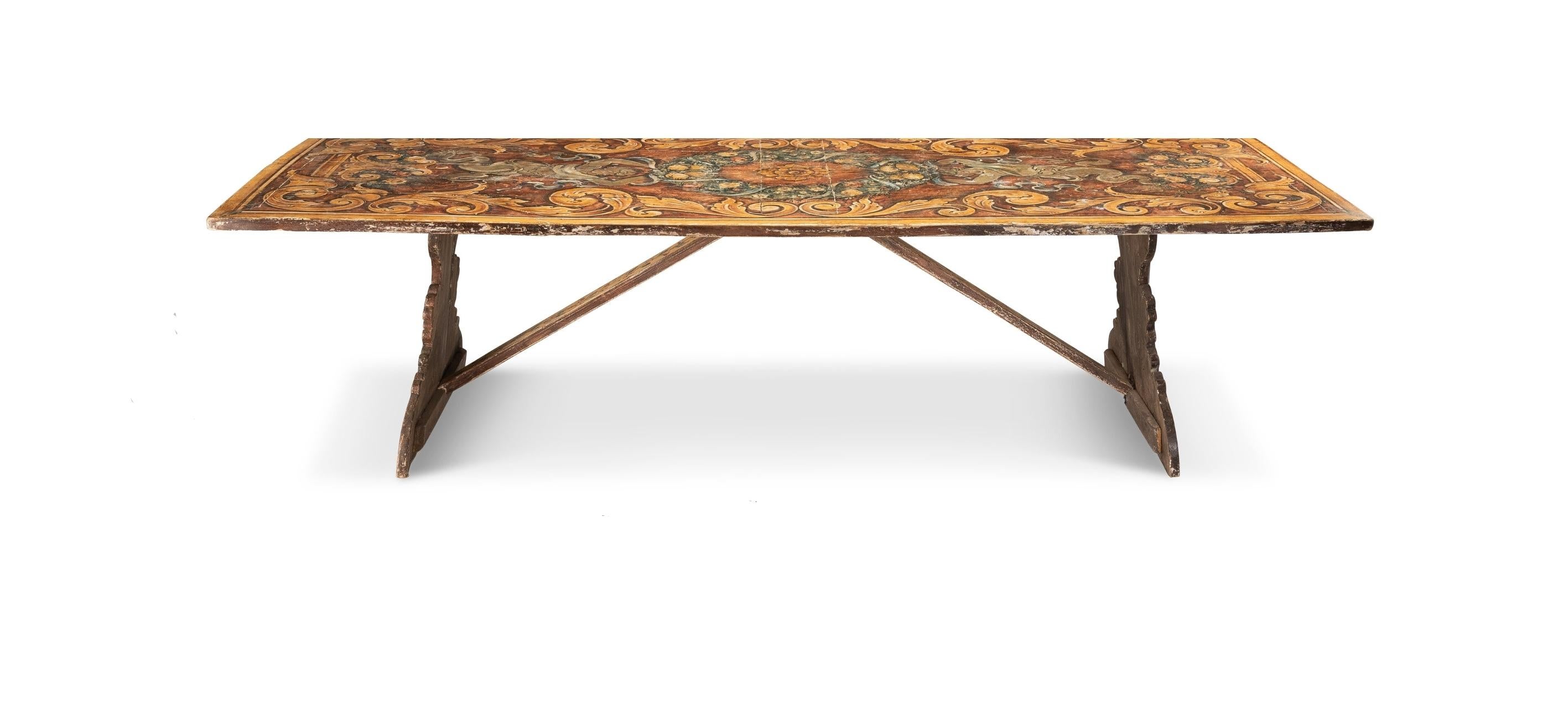 Magnifique table de réfectoire italienne originale, peinte à la main, datant de la fin du XVIIIe siècle ou du début du XIXe siècle. 

Italie, vers 1800, ce chef-d'œuvre unique en son genre a été exécuté à une échelle monumentale rare et