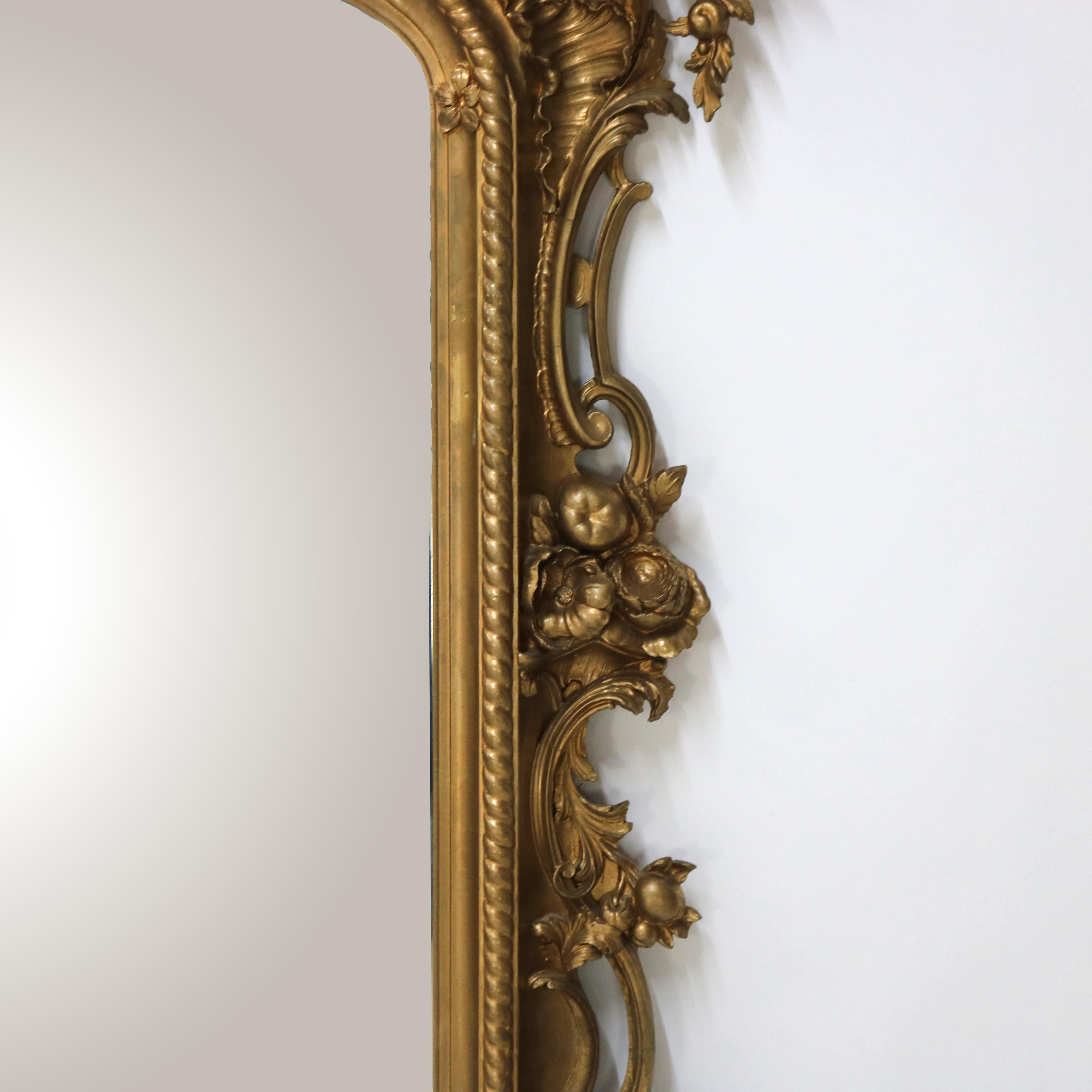Monumental miroir de pilier ancien de style Louis XIV en bois doré fortement sculpté, vers 1890 en vente 3