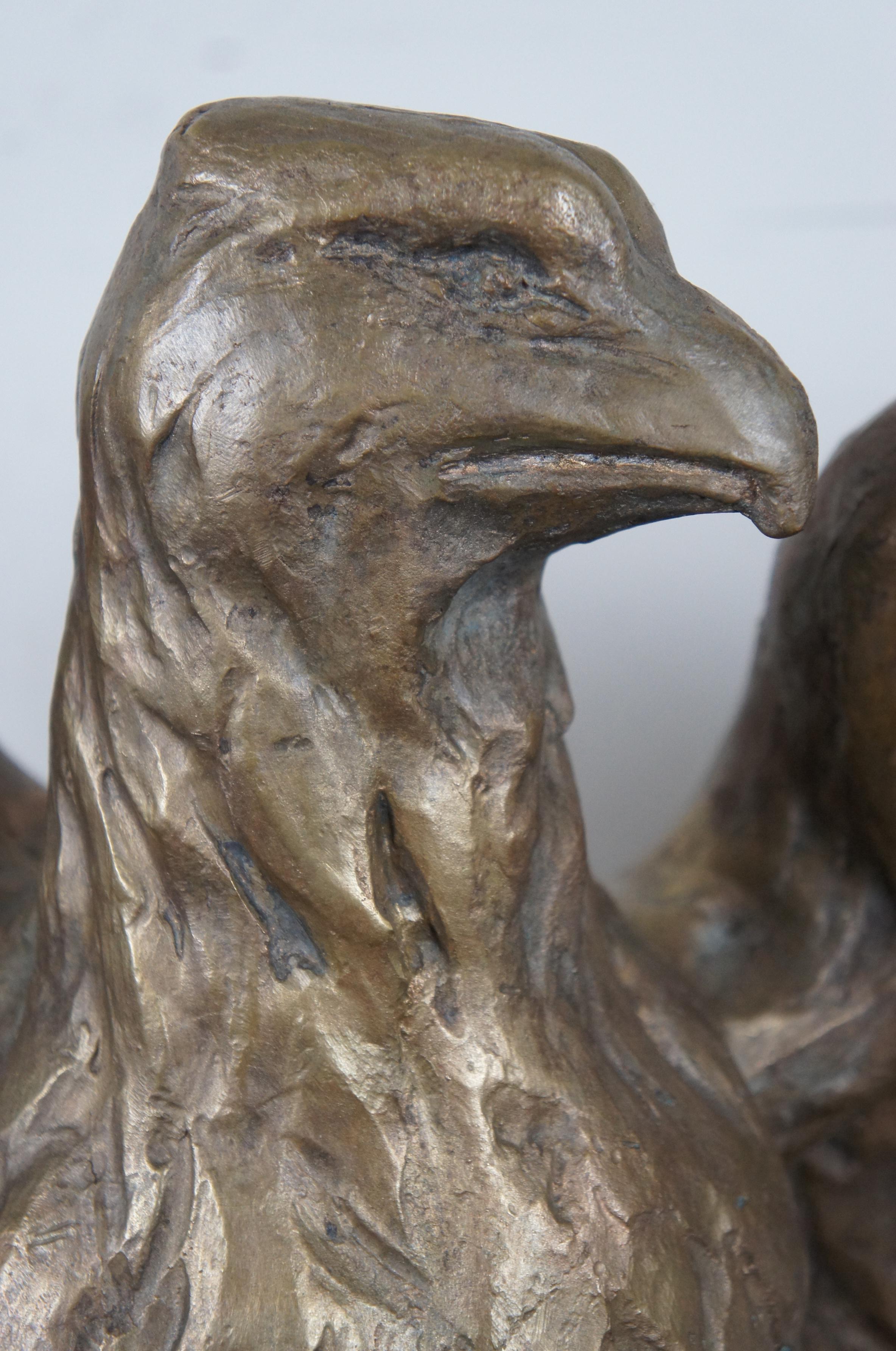 Monumental Antique Roman Bronze Works Gilt American Bald Eagle Sculpture Statue en vente 3