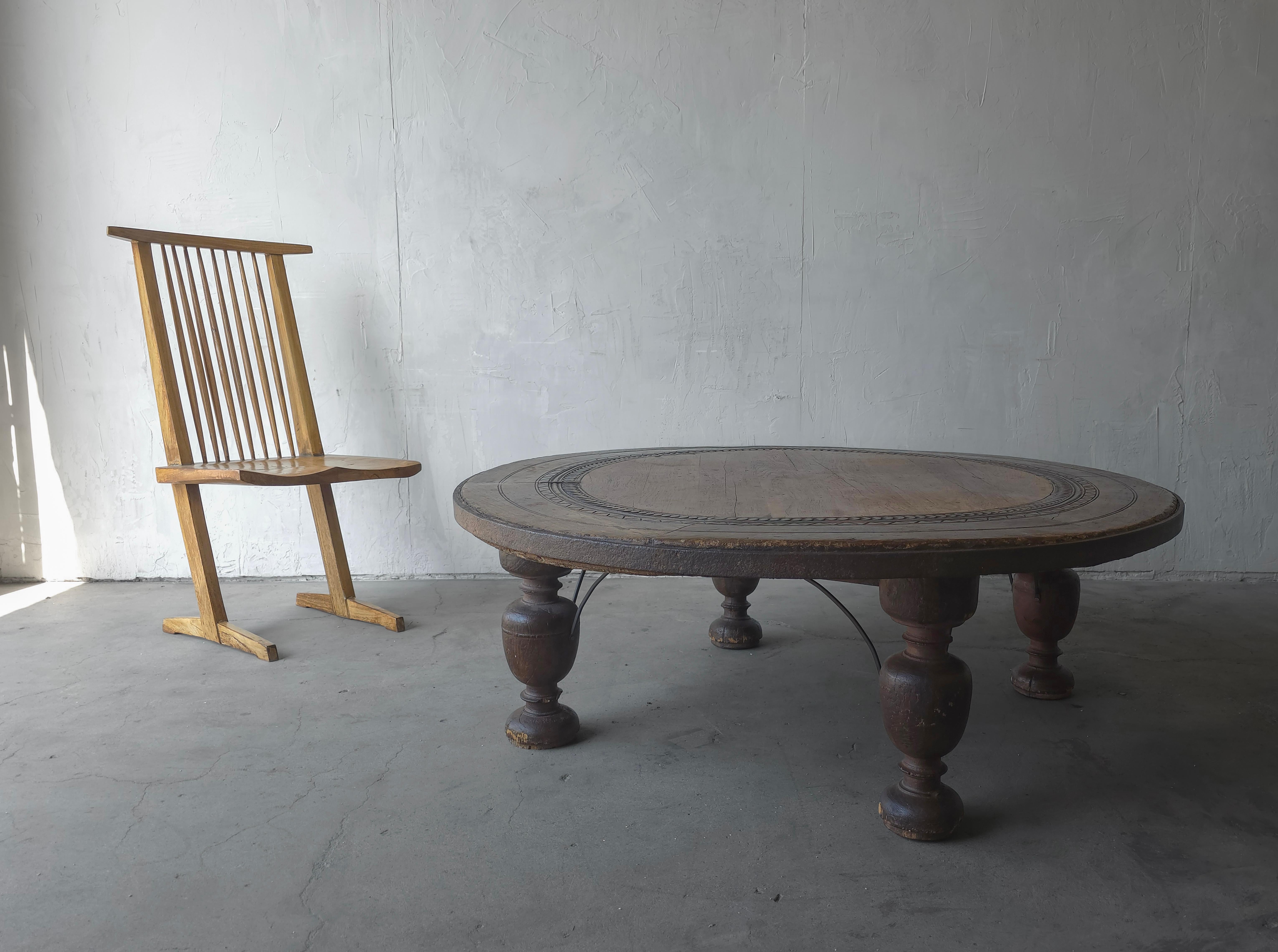 Monumental Antique Rustic Round Wood Coffee Table In Good Condition For Sale In Las Vegas, NV