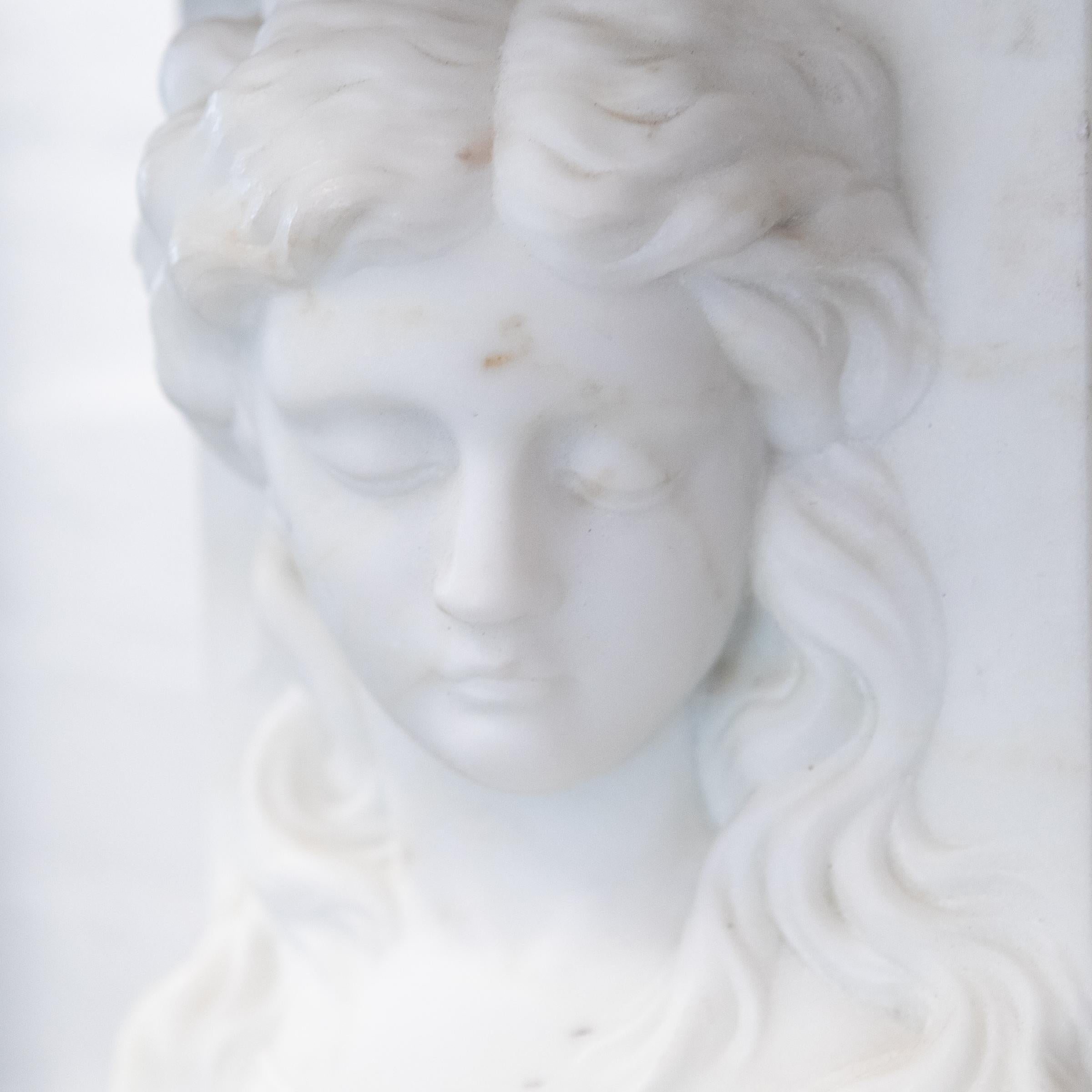 Monumental Antique Statuary Marble Carved Chimneypiece In Good Condition For Sale In Ware, GB