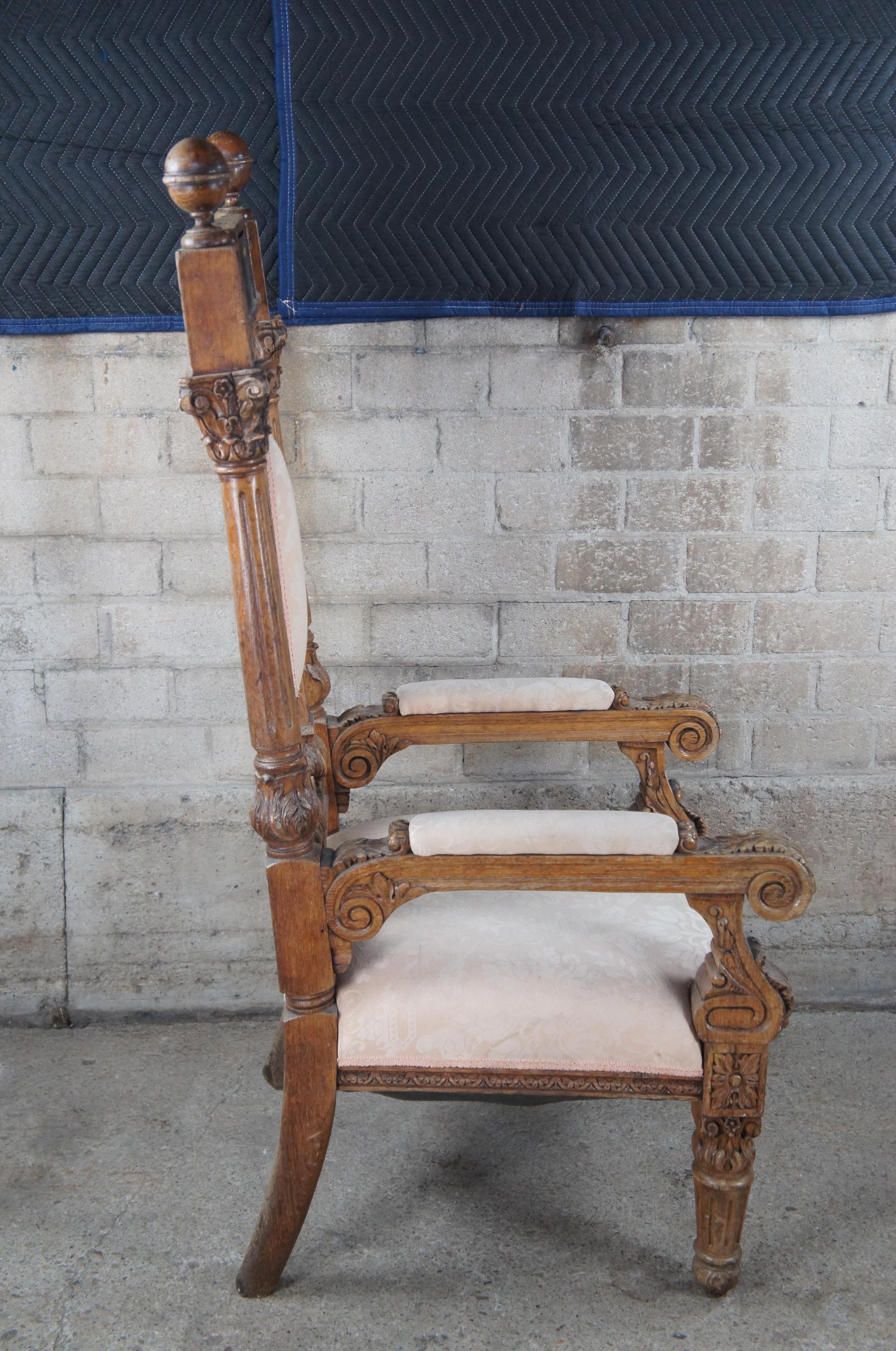 Monumental fauteuil trône victorien ancien orné en chêne sculpté 58 pouces Bon état - En vente à Dayton, OH