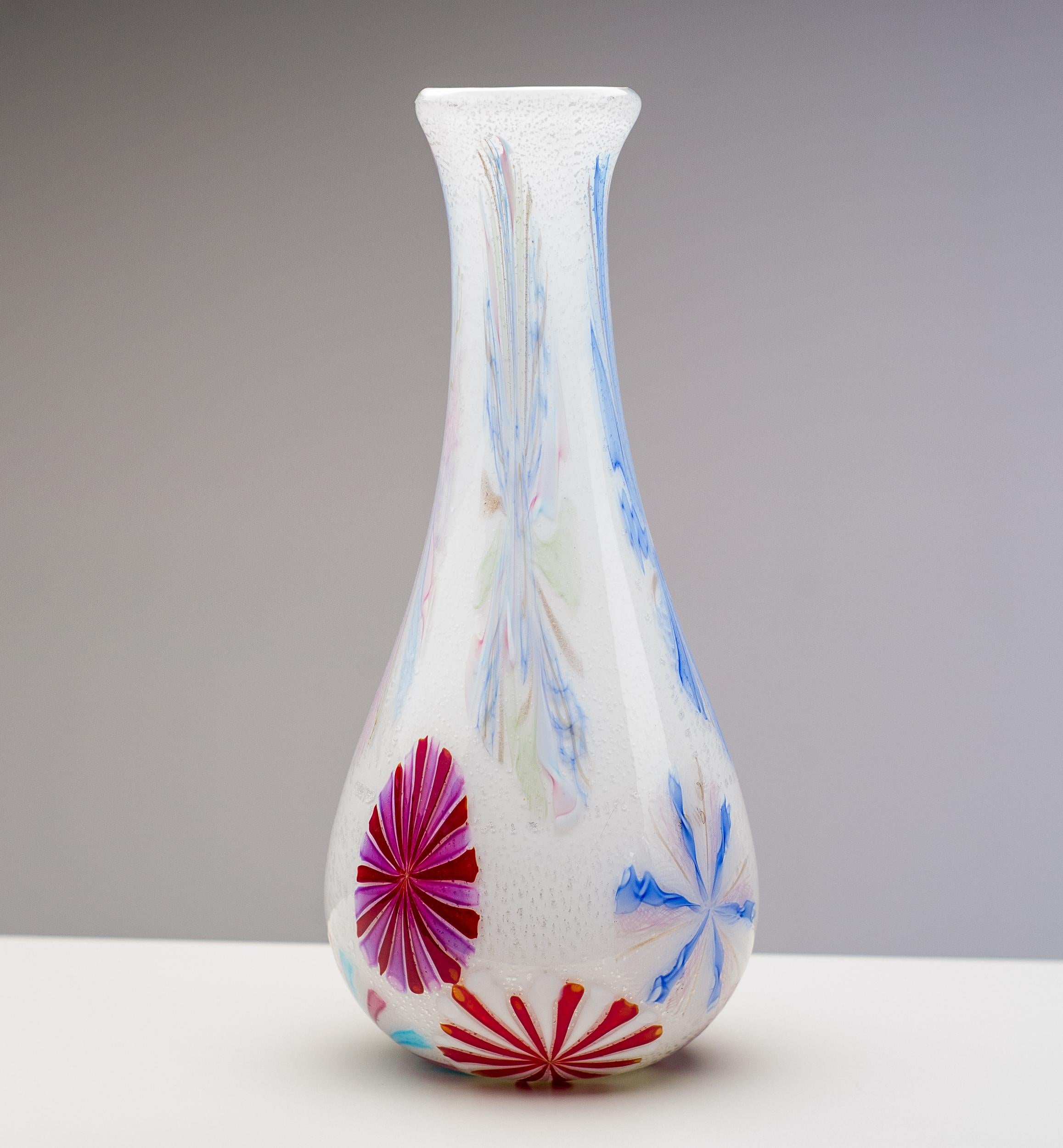Italian Monumental Anzolo Fuga for A.V.E.M. Murano 'Murrine Incatenate' Glass Vase For Sale