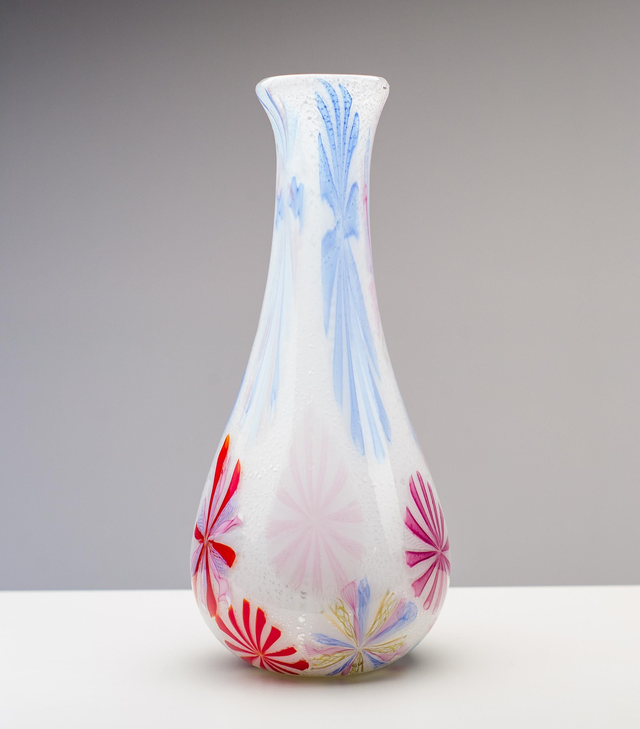 Monumental Anzolo Fuga for A.V.E.M. Murano 'Murrine Incatenate' Glass Vase In Excellent Condition For Sale In Dronten, NL