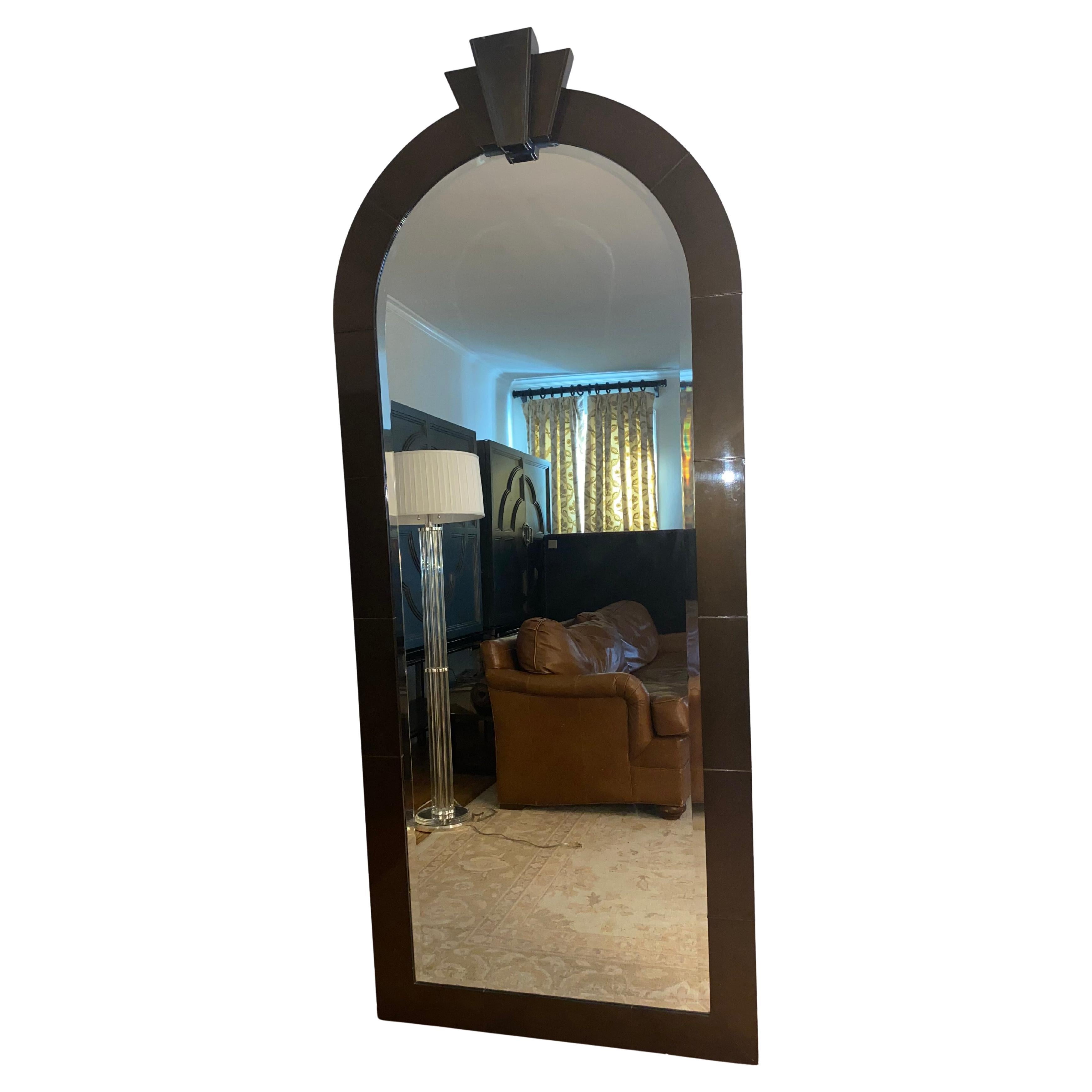 Monumental Art Deco Espejo arqueado de pie o de pared alto