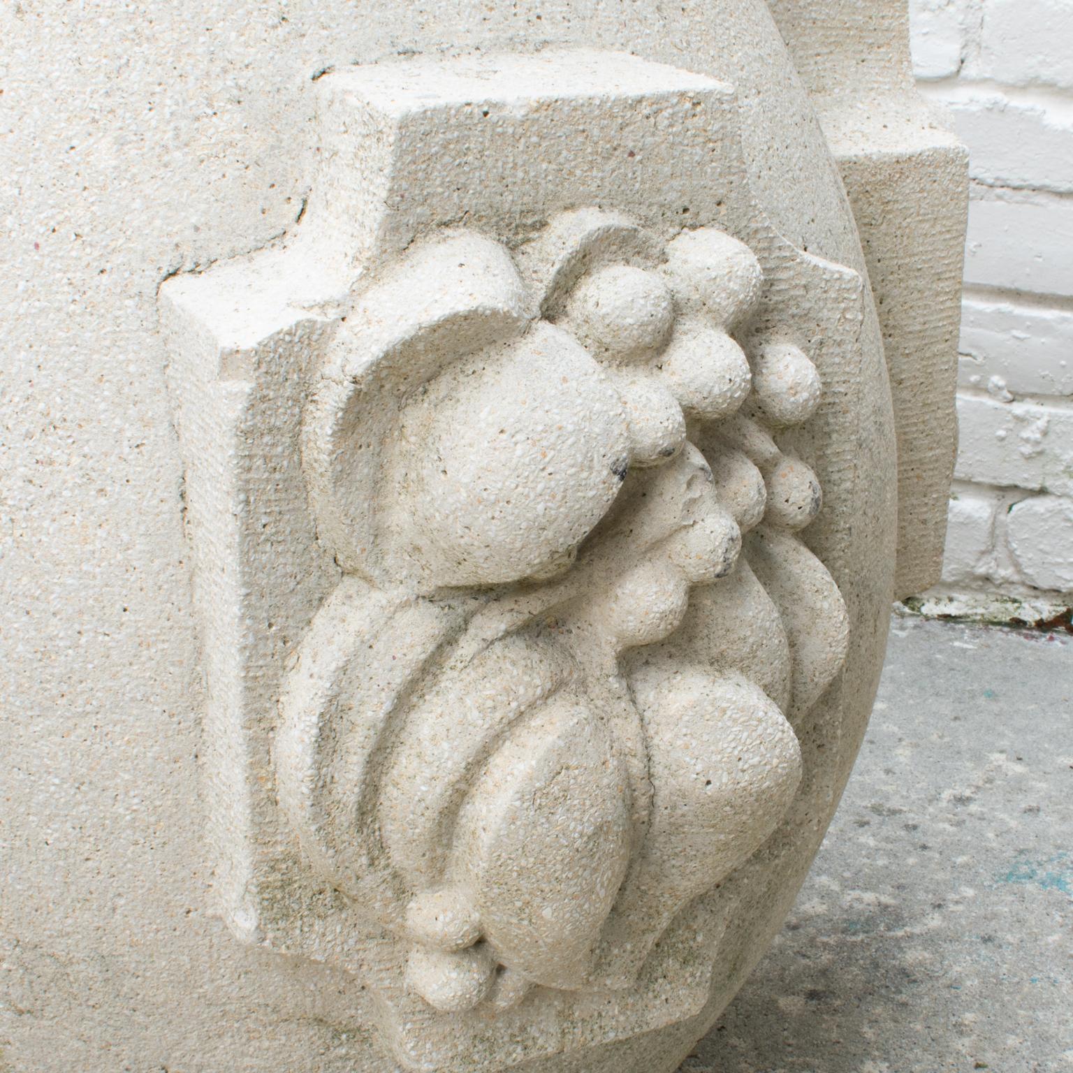 Jardinière ou urne de jardin monumentale en béton Art Déco, années 1930 en vente 2