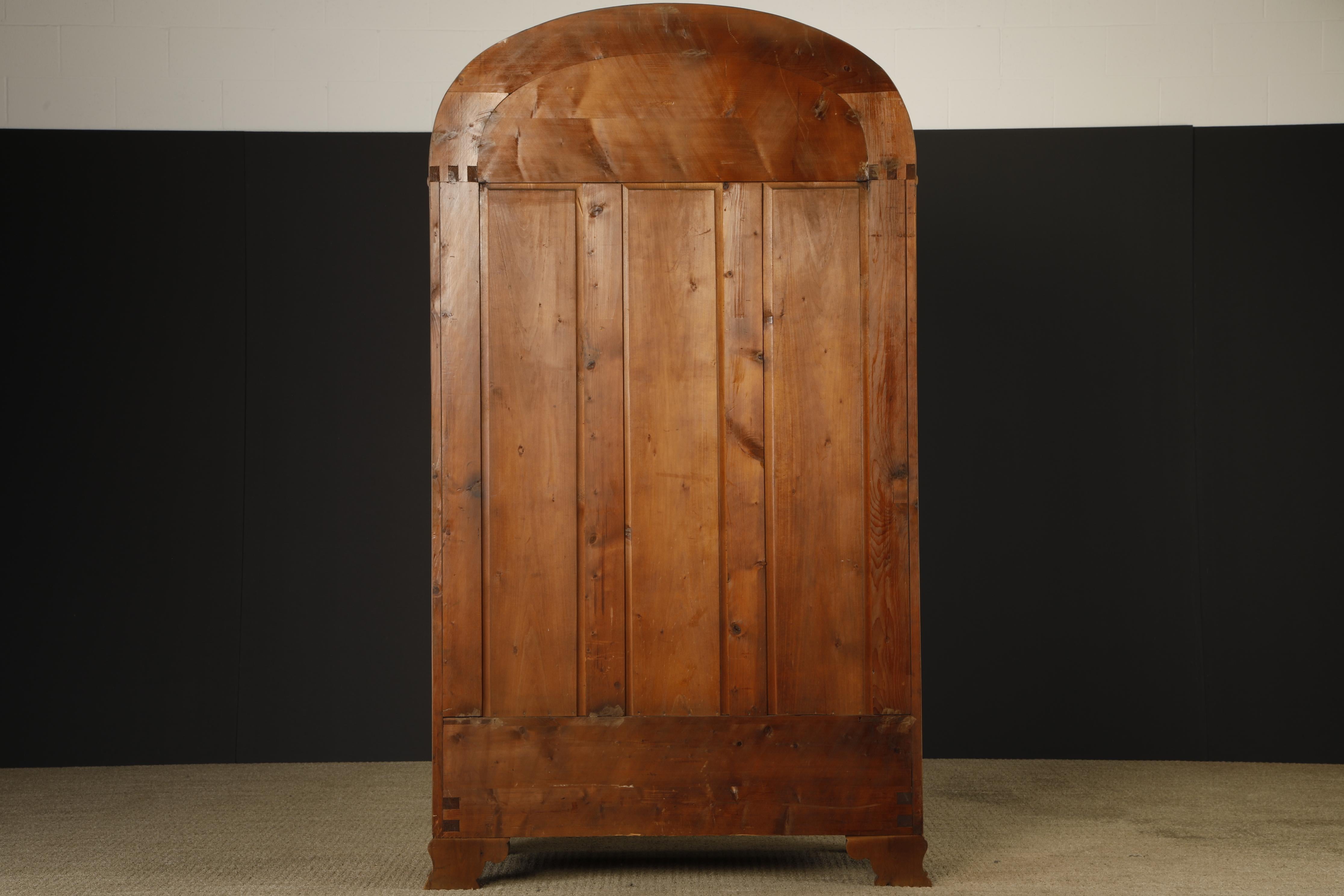 Monumental Art Deco Hollywood Regency Armoire in Blonde Quilted Wood, c 1930s For Sale 11