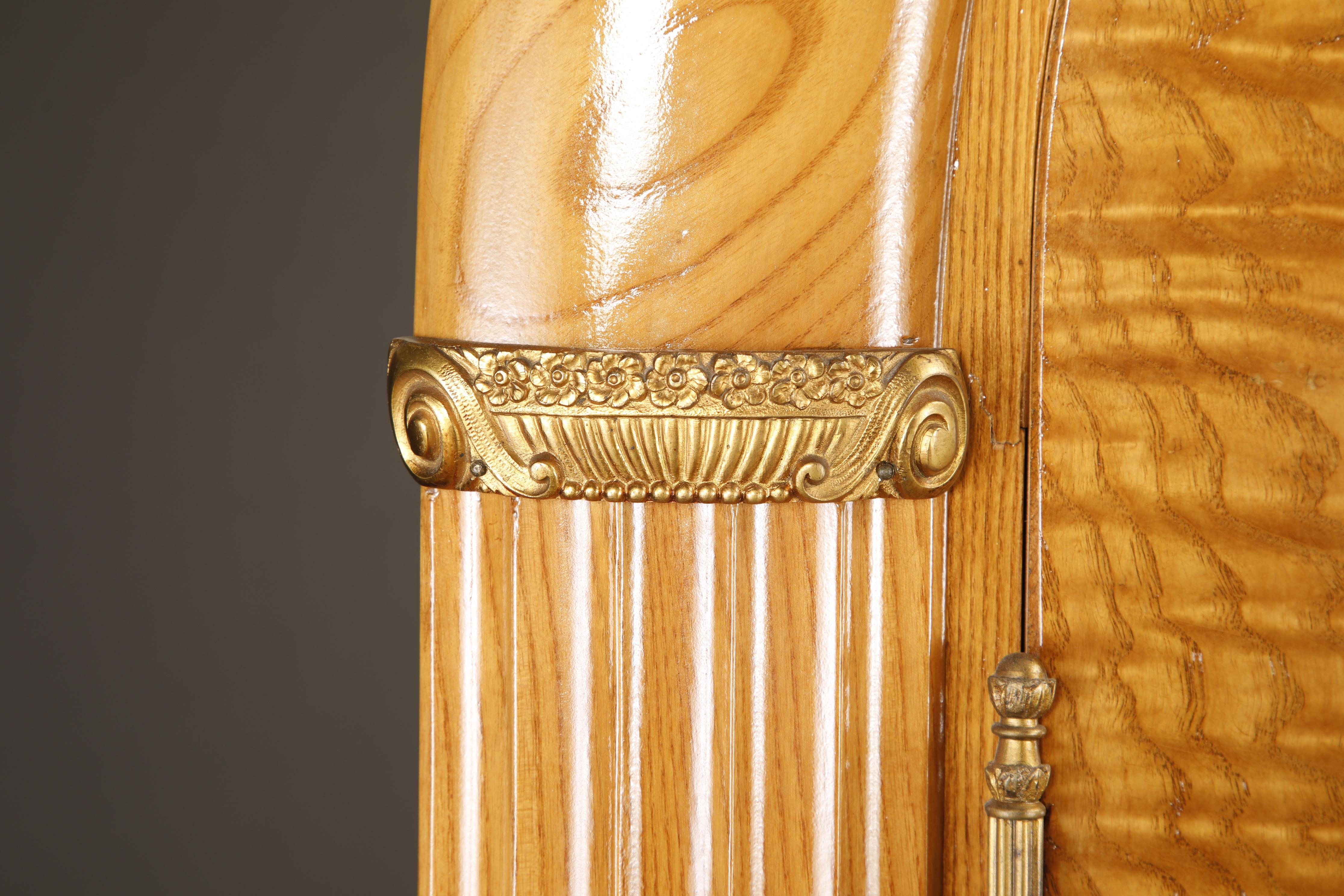 Monumental Art Deco Hollywood Regency Armoire in Blonde Quilted Wood, c 1930s For Sale 2