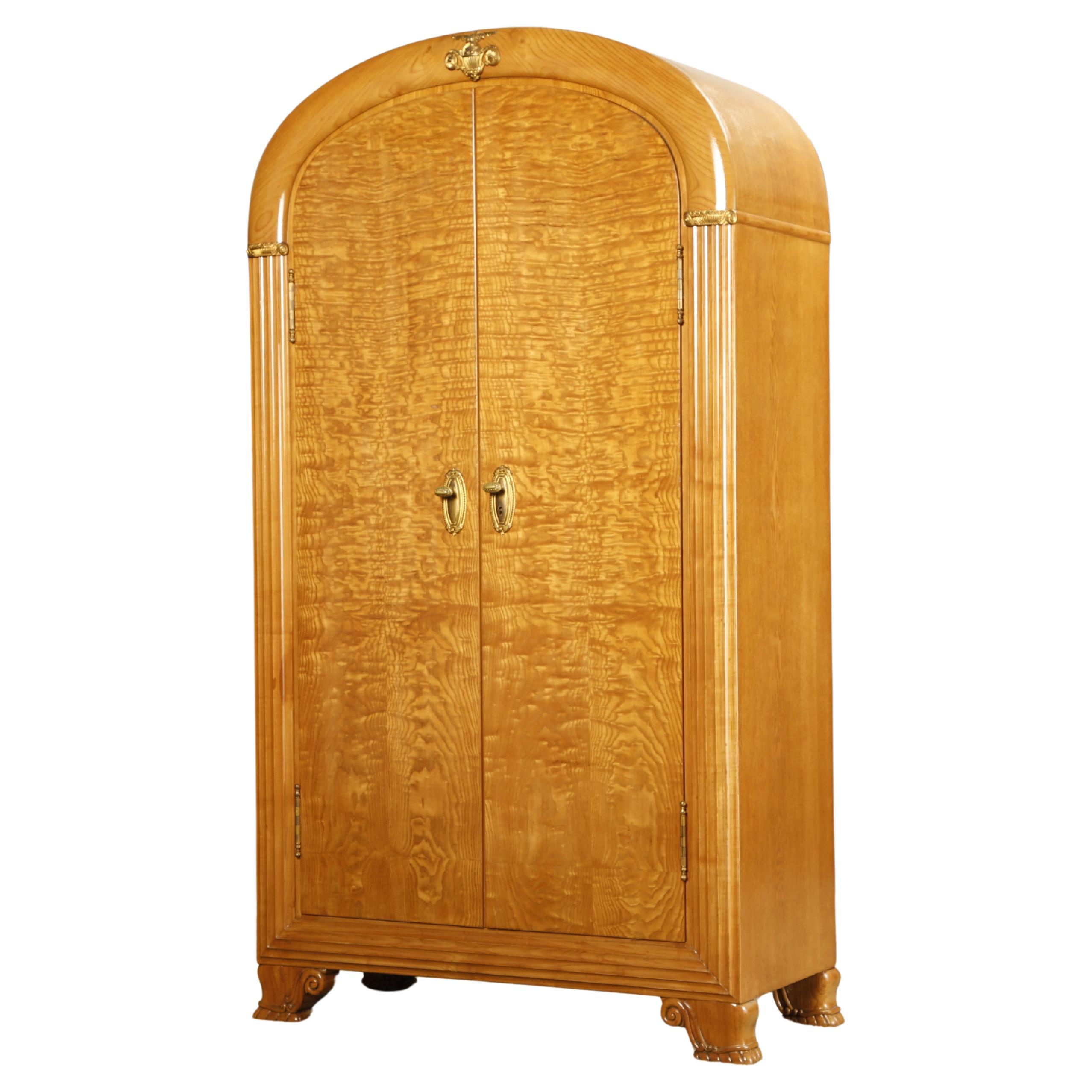 Monumental Art Deco Hollywood Regency Armoire in Blonde Quilted Wood, c 1930s For Sale