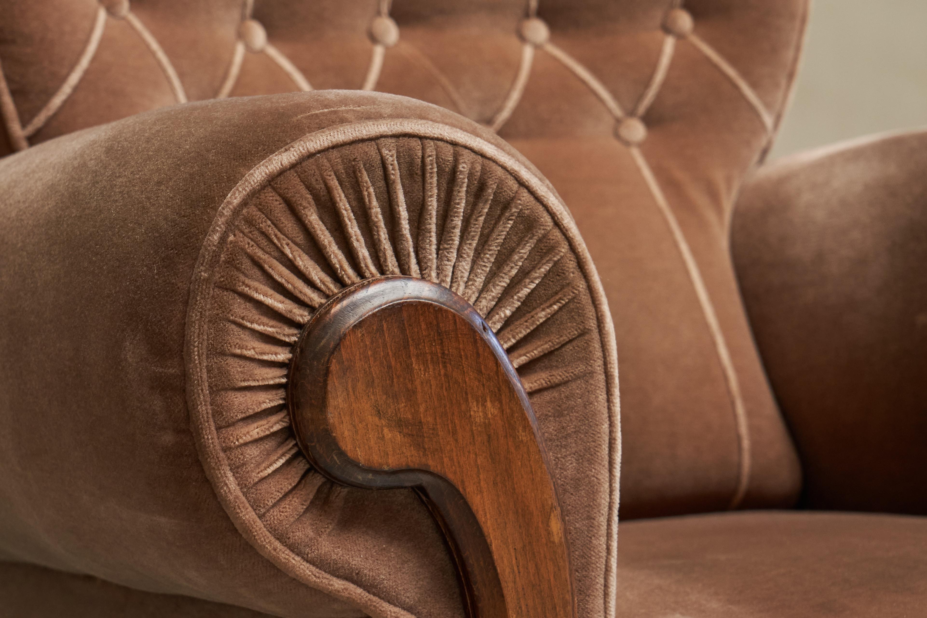 Monumental Art Deco Lounge Chair in Velvet and Oak 1930s For Sale 2