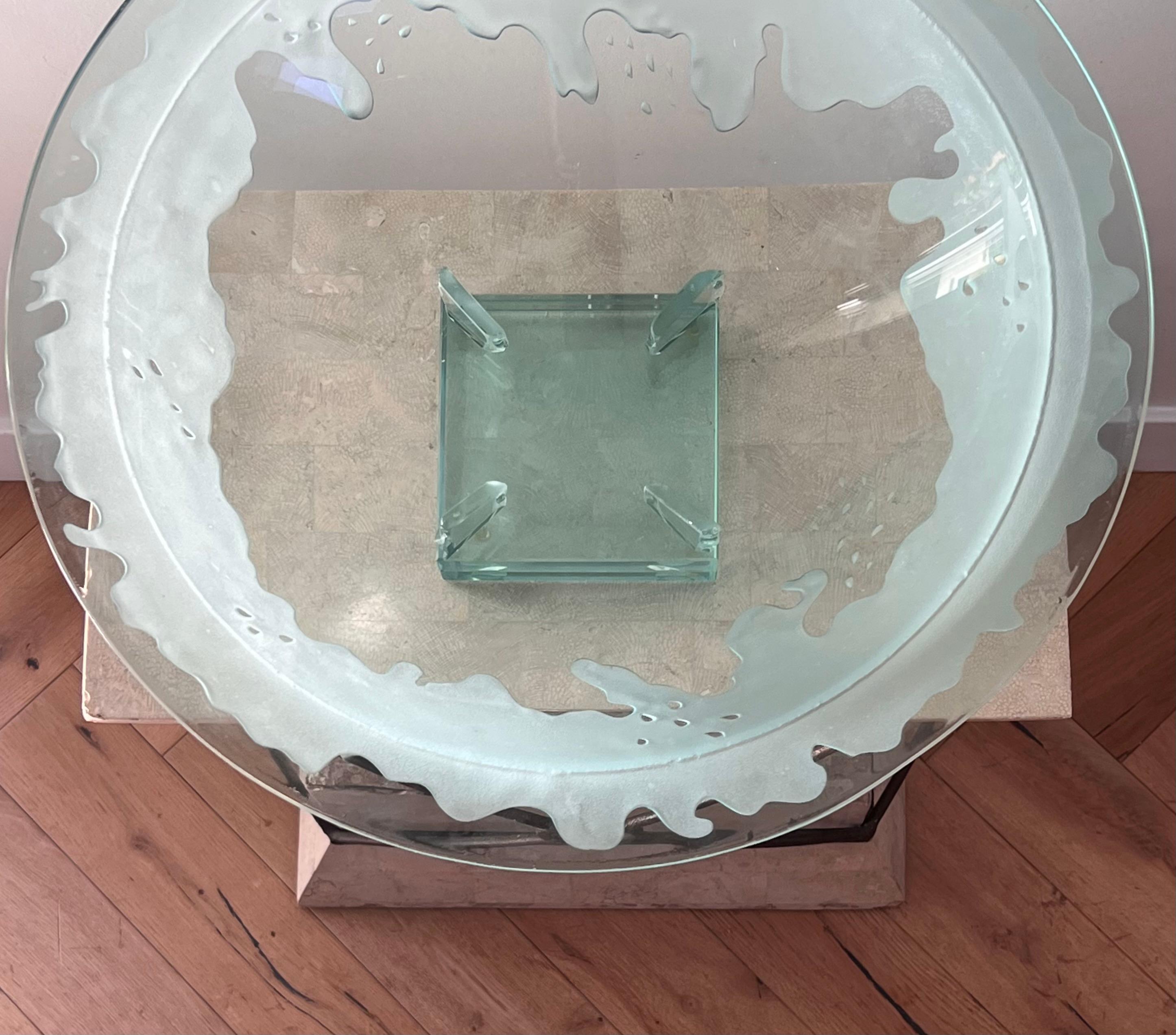 Monumental art glass platter with frosted motif, on plinth, late 20th century For Sale 9