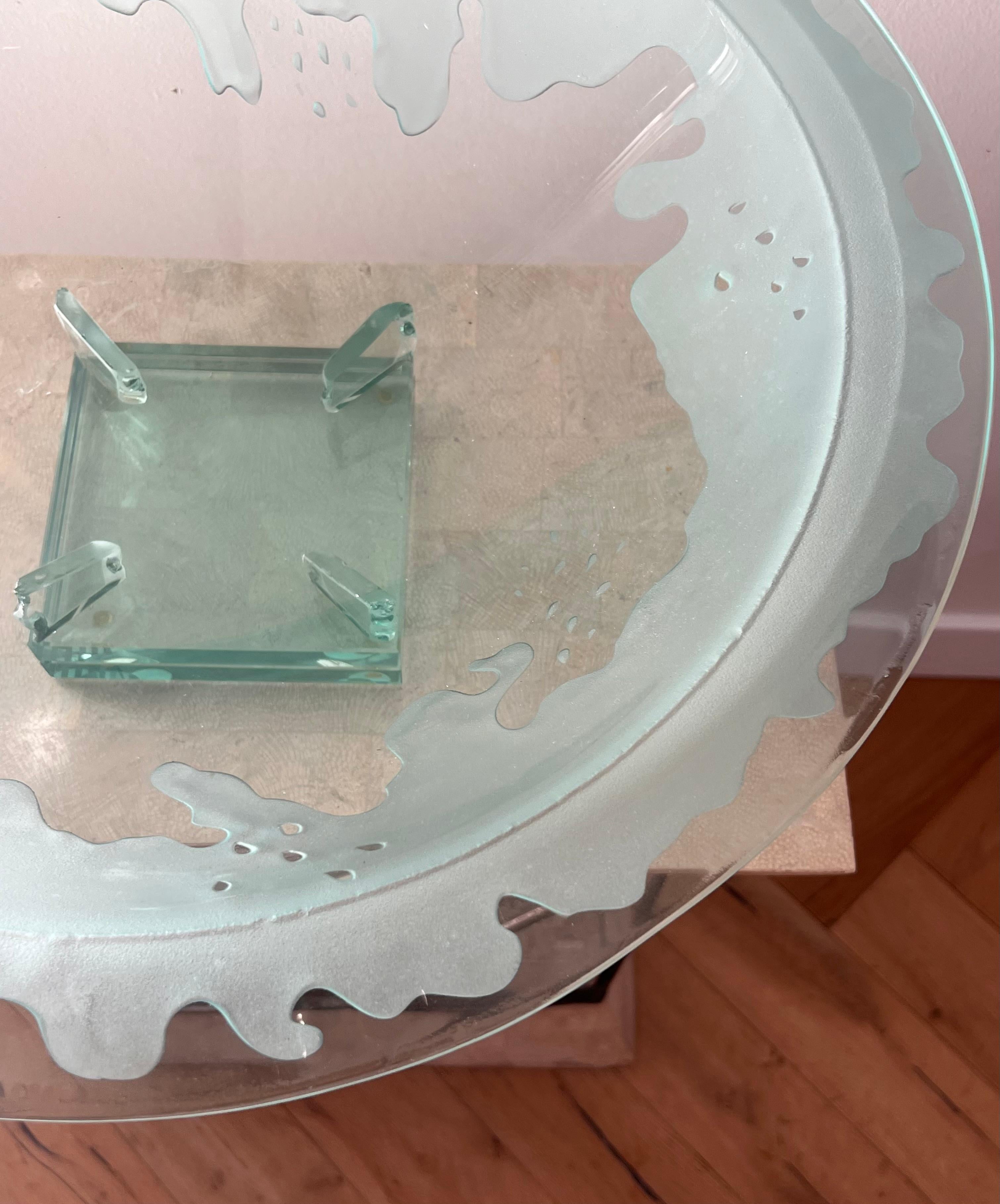 Unknown Monumental art glass platter with frosted motif, on plinth, late 20th century For Sale