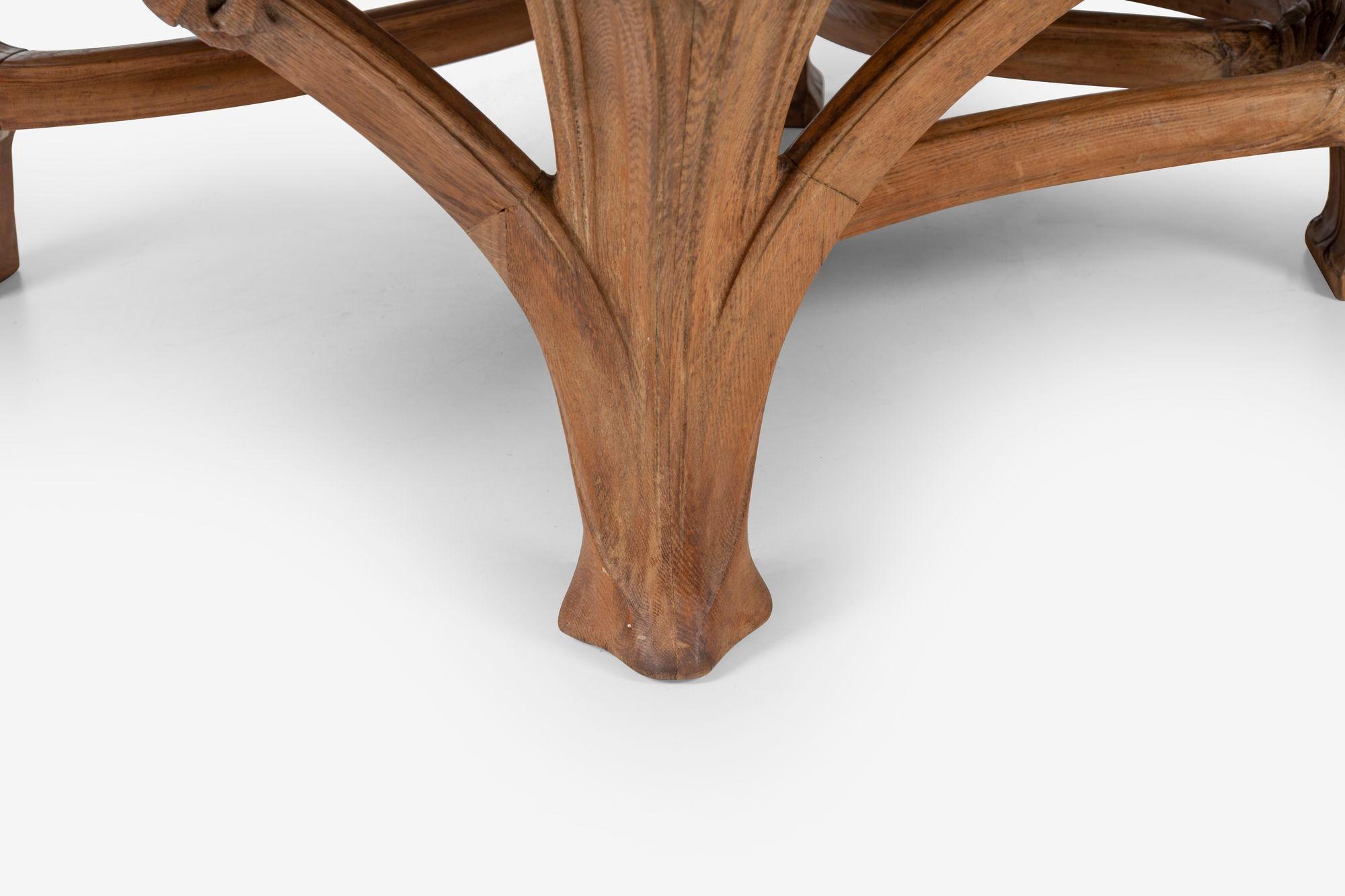 Table de salle à manger monumentale Art Nouveau attribuée à Victor Horta de la série Firehous en vente 5