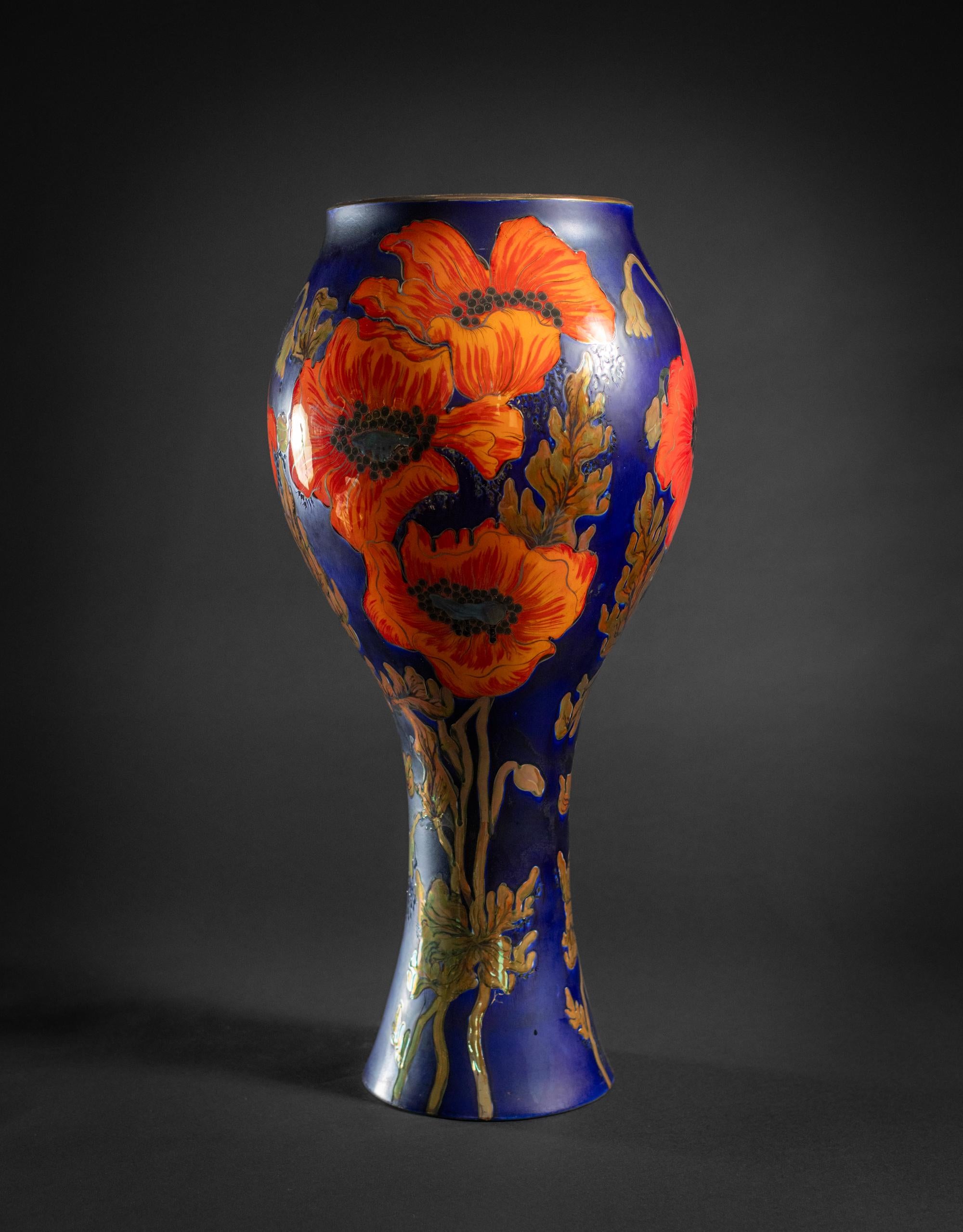 Monumental Art Nouveau Poppy Vase attrib Géza Nikelszky for Zsolnay In Good Condition For Sale In Chicago, US