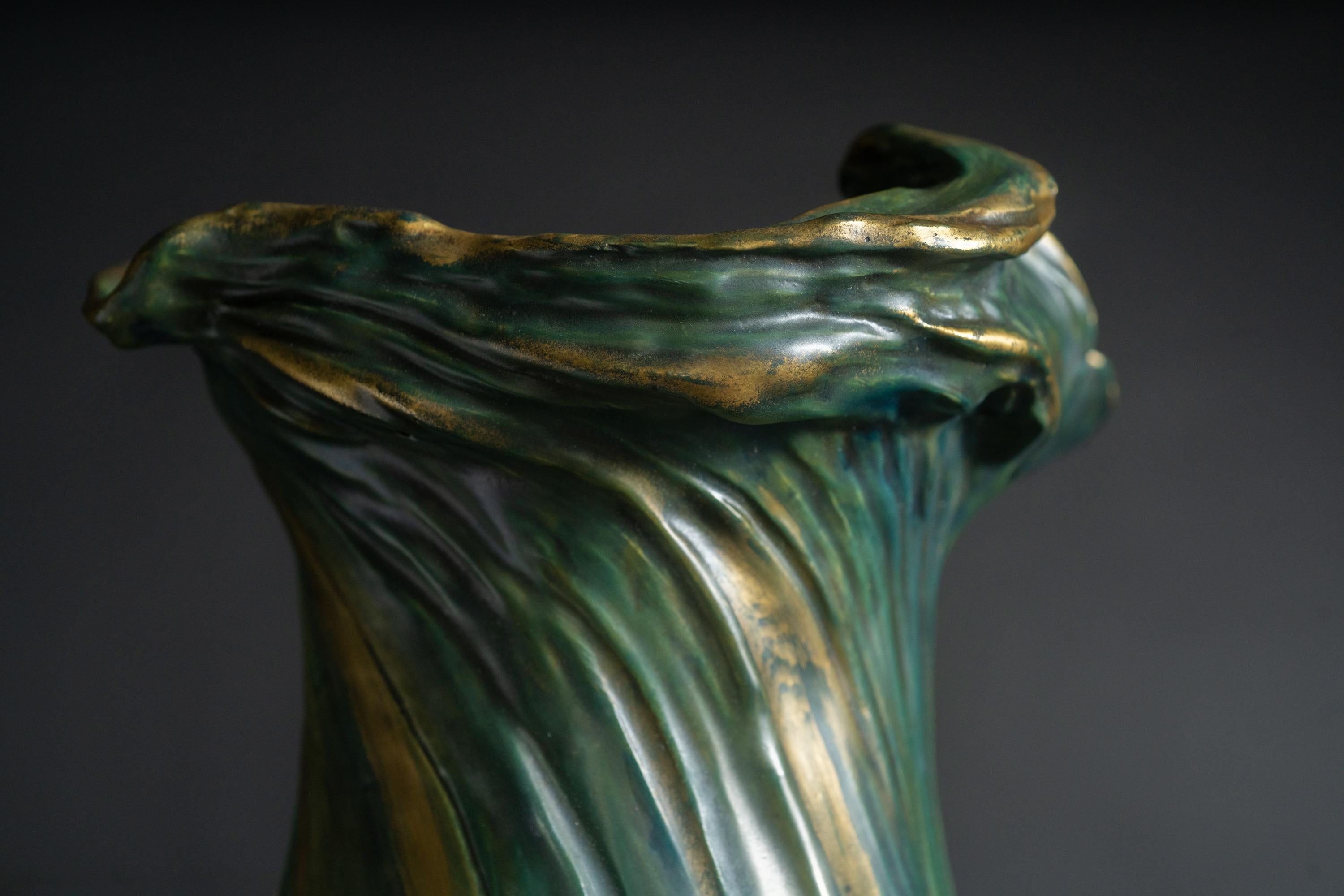 Monumental Amphora Art Nouveau Vase w/Saurian by Eduard Stellmacher & Co. For Sale 2