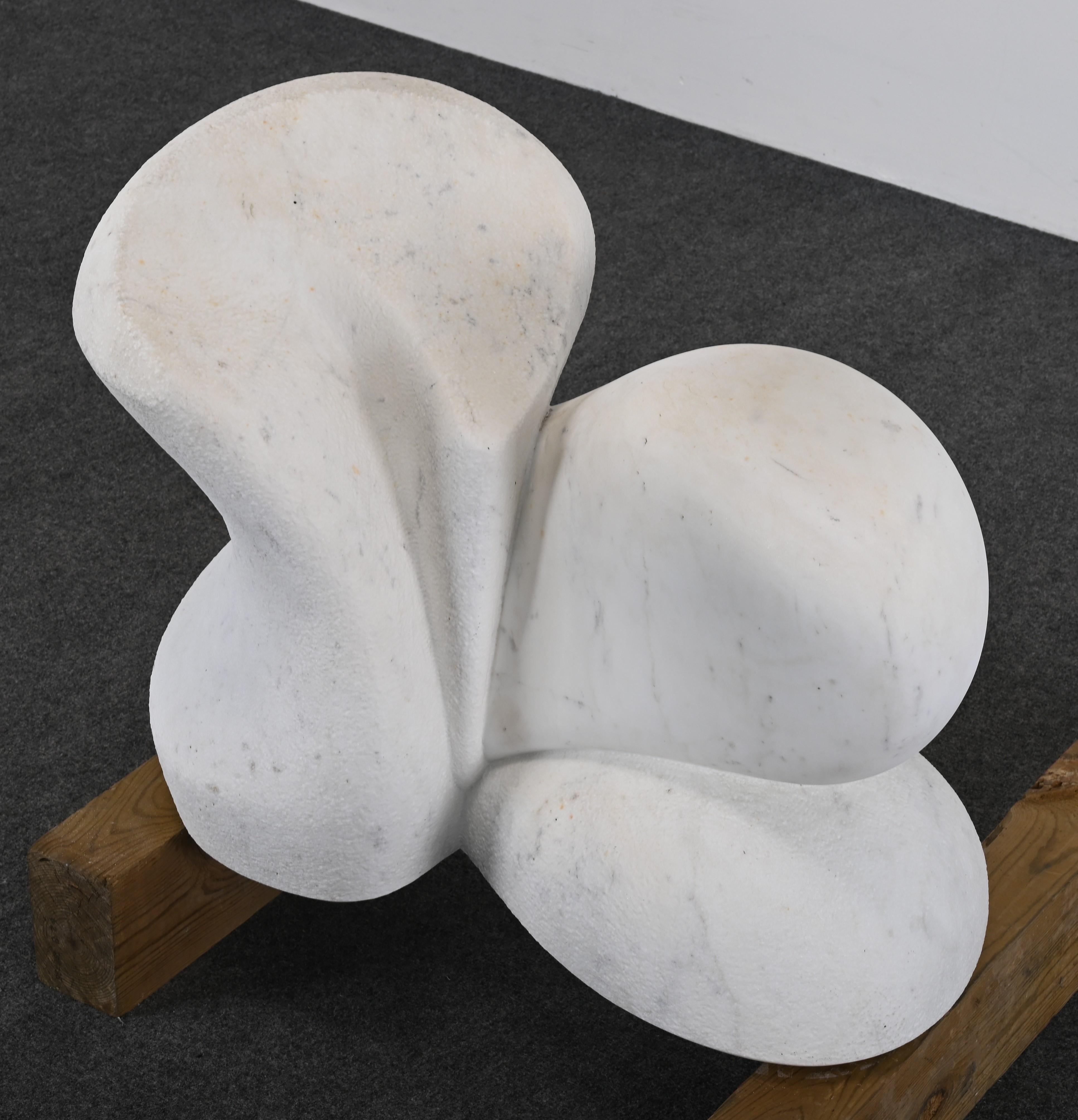 Monumentale abstrakte Skulptur aus Carrara-Marmor von Arturo Di Modica (1941-2021) im Angebot 7