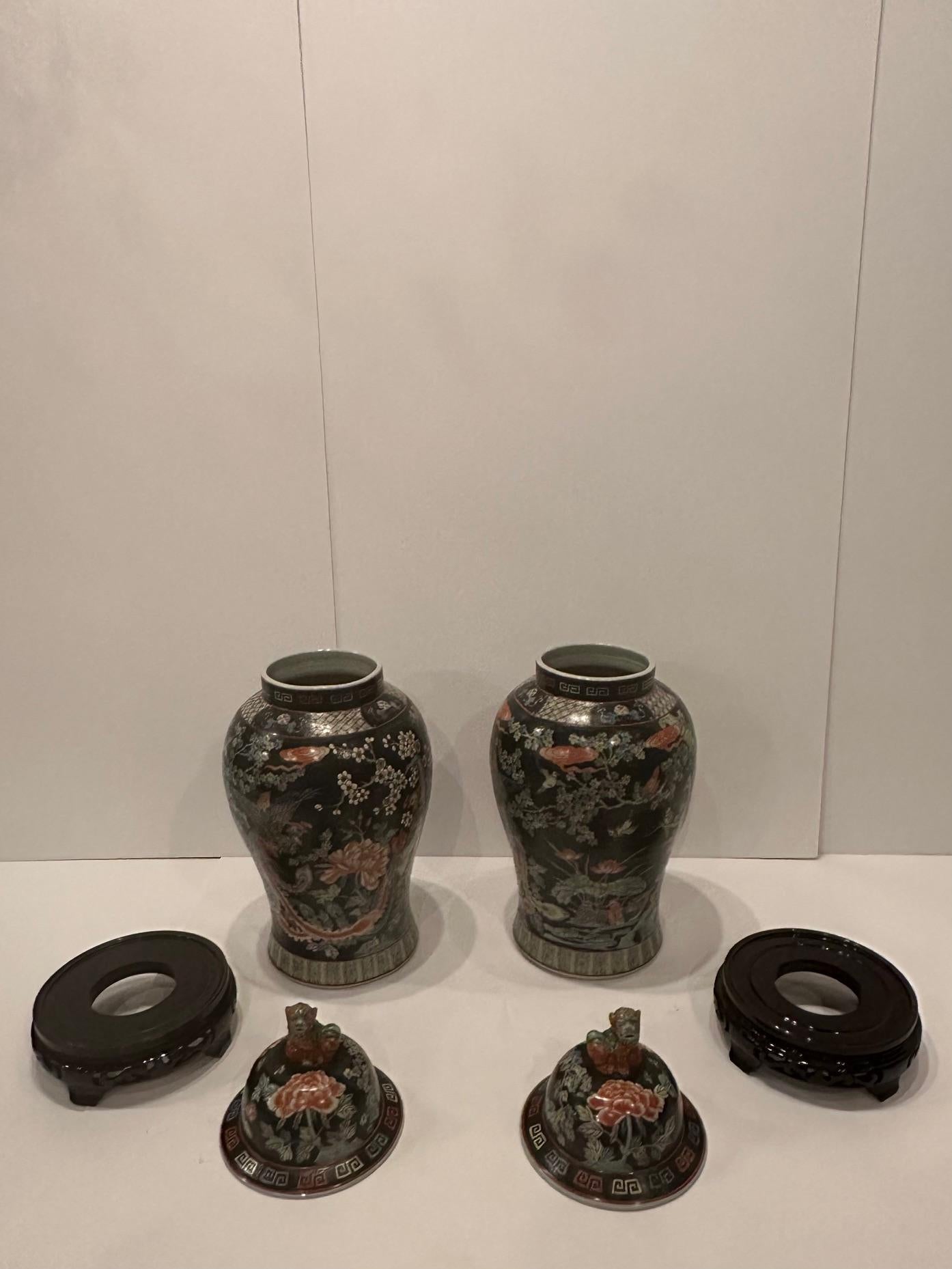 Monumental Asian Palace Jars with Foo Dog Finials and Ebonized Stands en vente 8