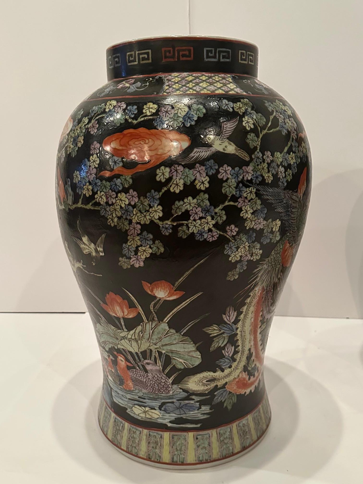 Monumental Asian Palace Jars with Foo Dog Finials and Ebonized Stands en vente 1