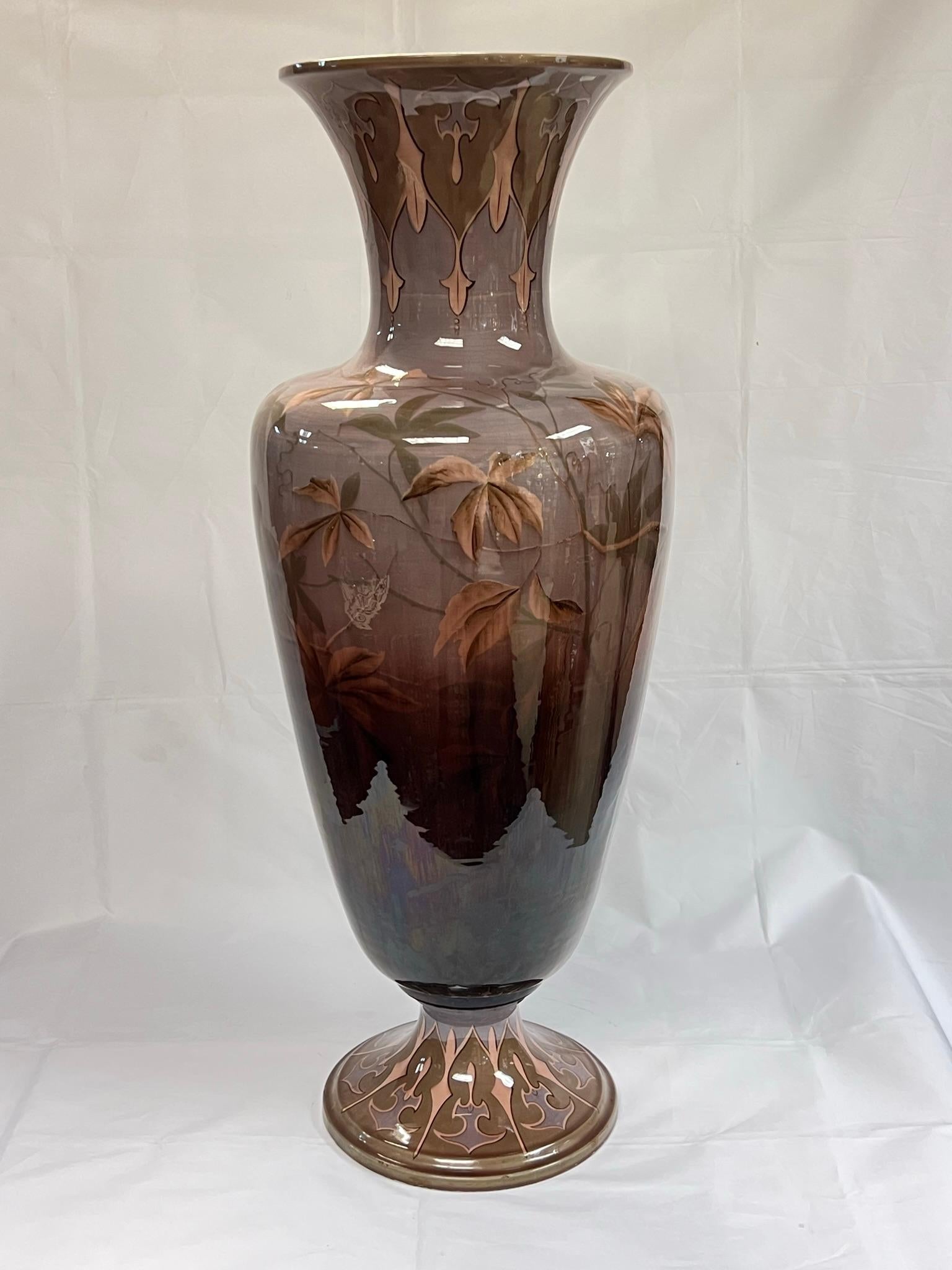 Monumentale österreichische Vase mit Vogelmotiv aus glasierter Fayence von Gerbing & Stephan  im Angebot 5
