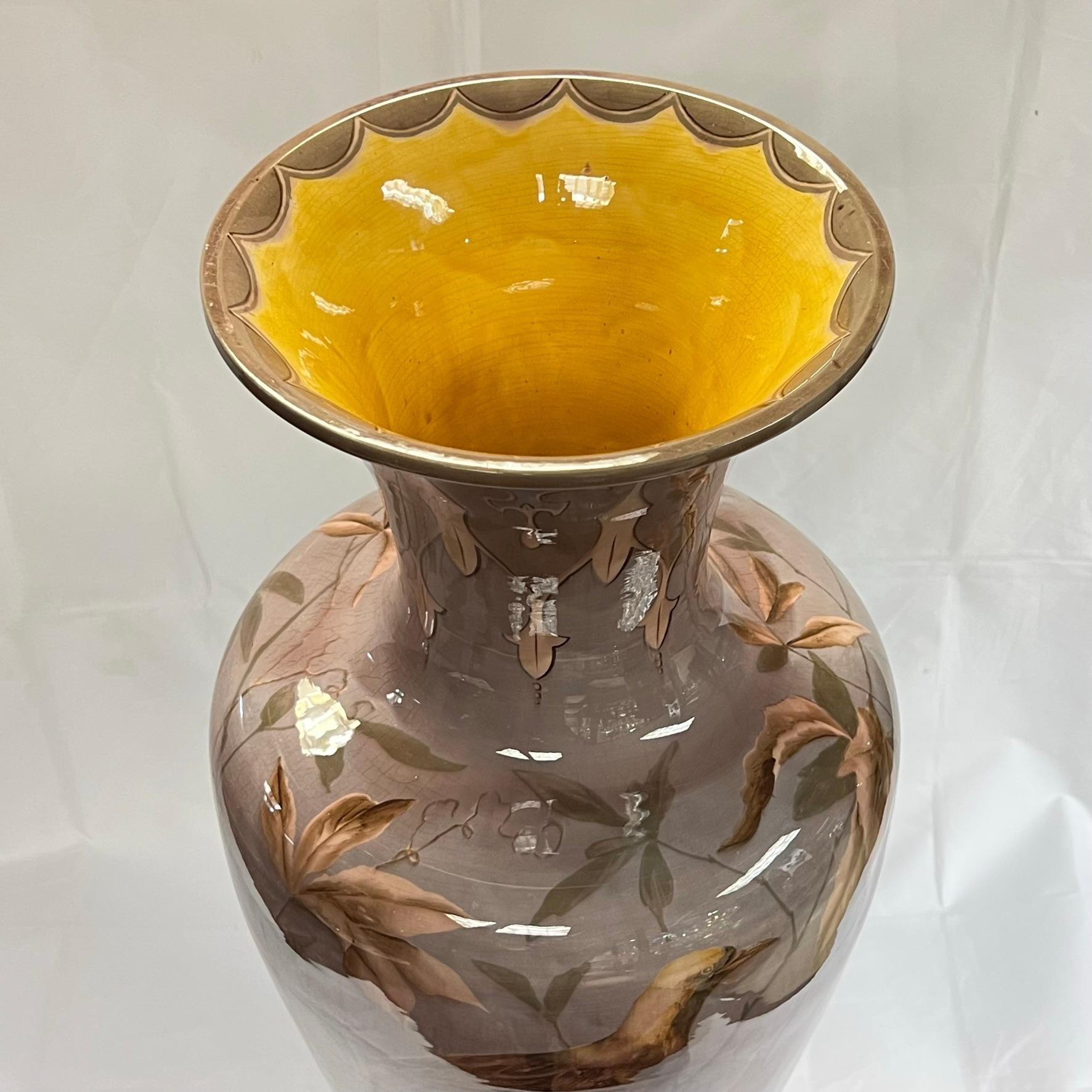 Monumentale österreichische Vase mit Vogelmotiv aus glasierter Fayence von Gerbing & Stephan  im Angebot 10