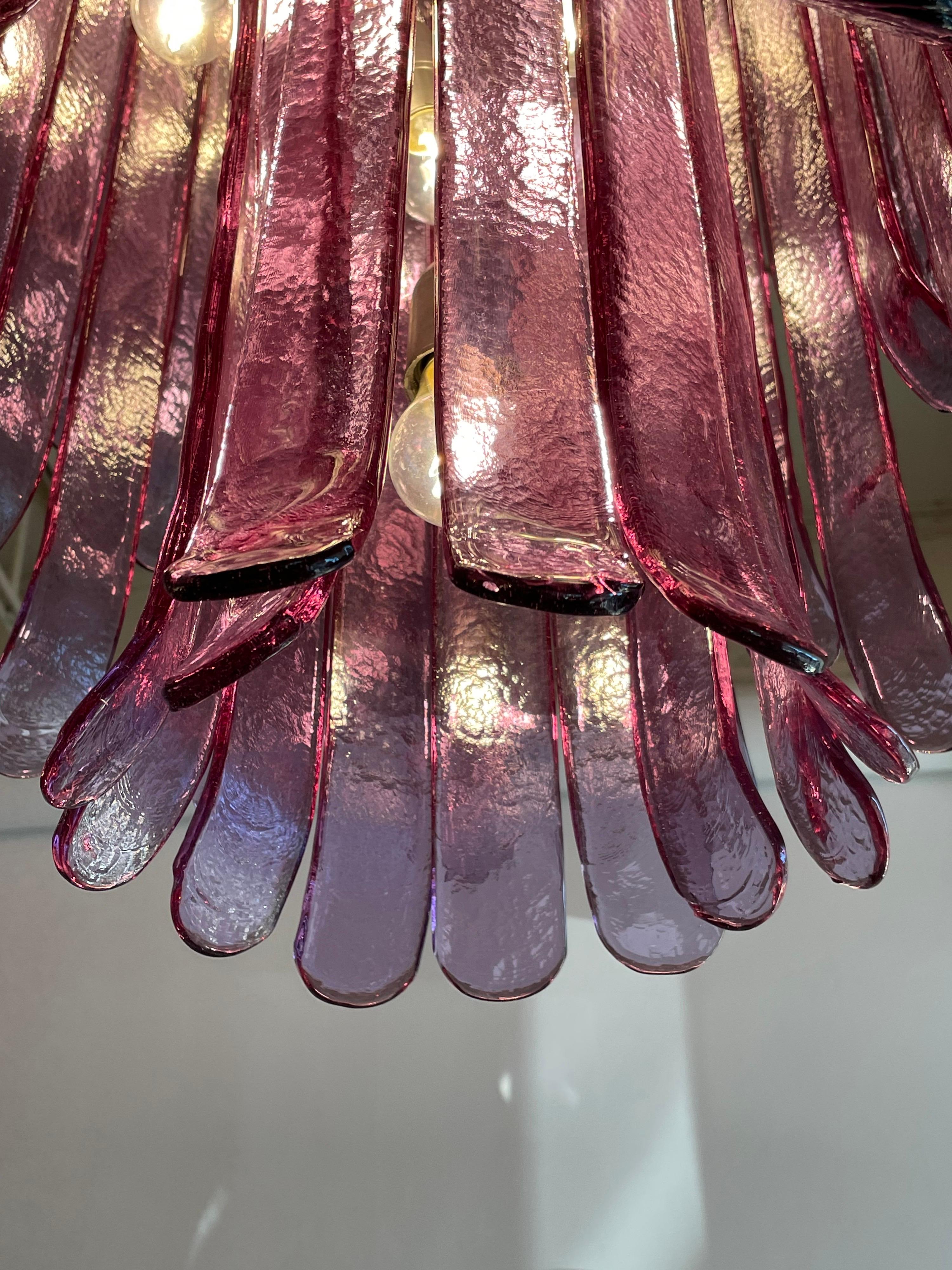 Verre de Murano Monumental A.V. Lustre Mazzega en verre de Murano à 4 étages, couleur lilas en vente
