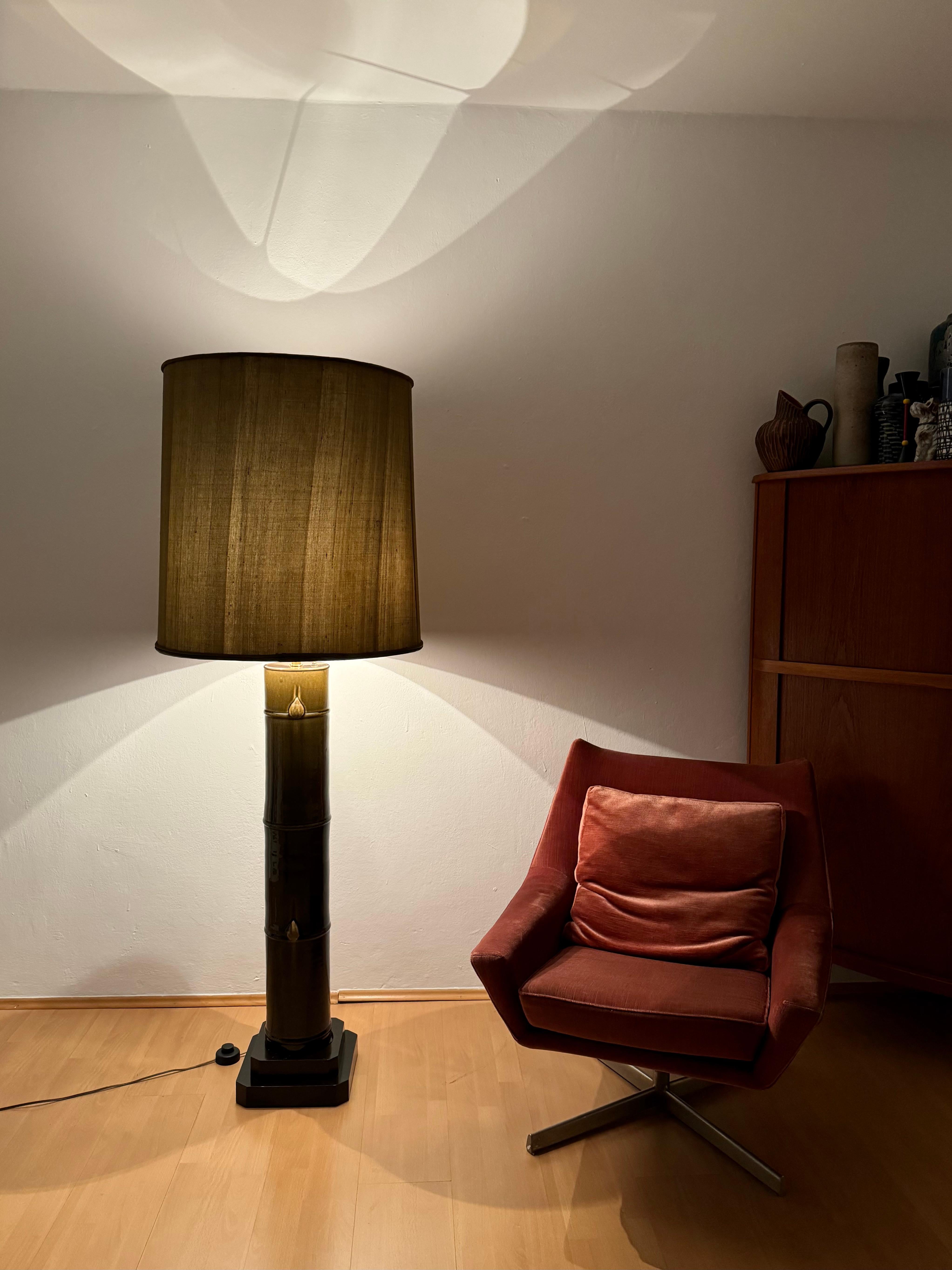 Lampadaire monumental en céramique à motif de bambou en vente 4