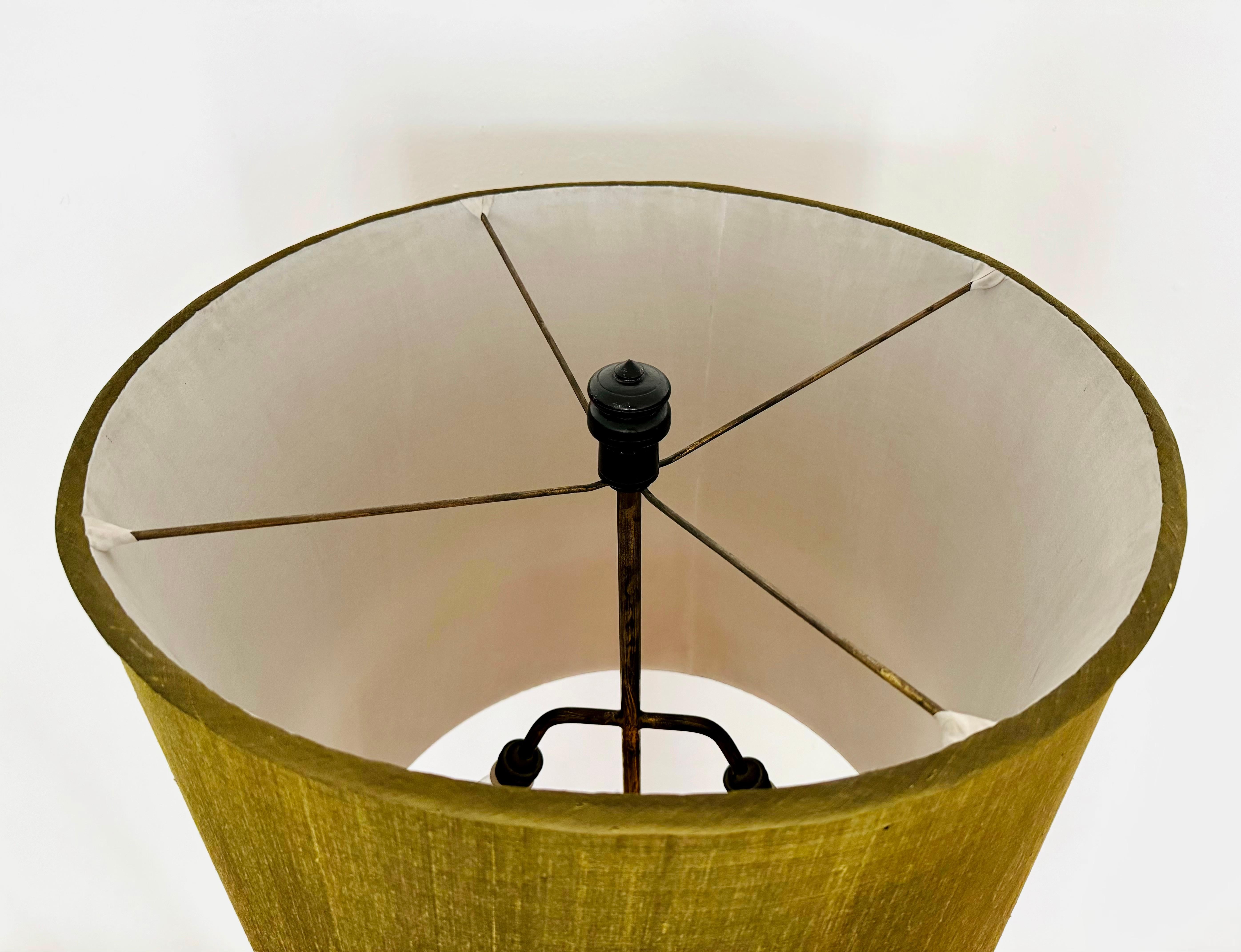 Lampadaire monumental en céramique à motif de bambou en vente 10