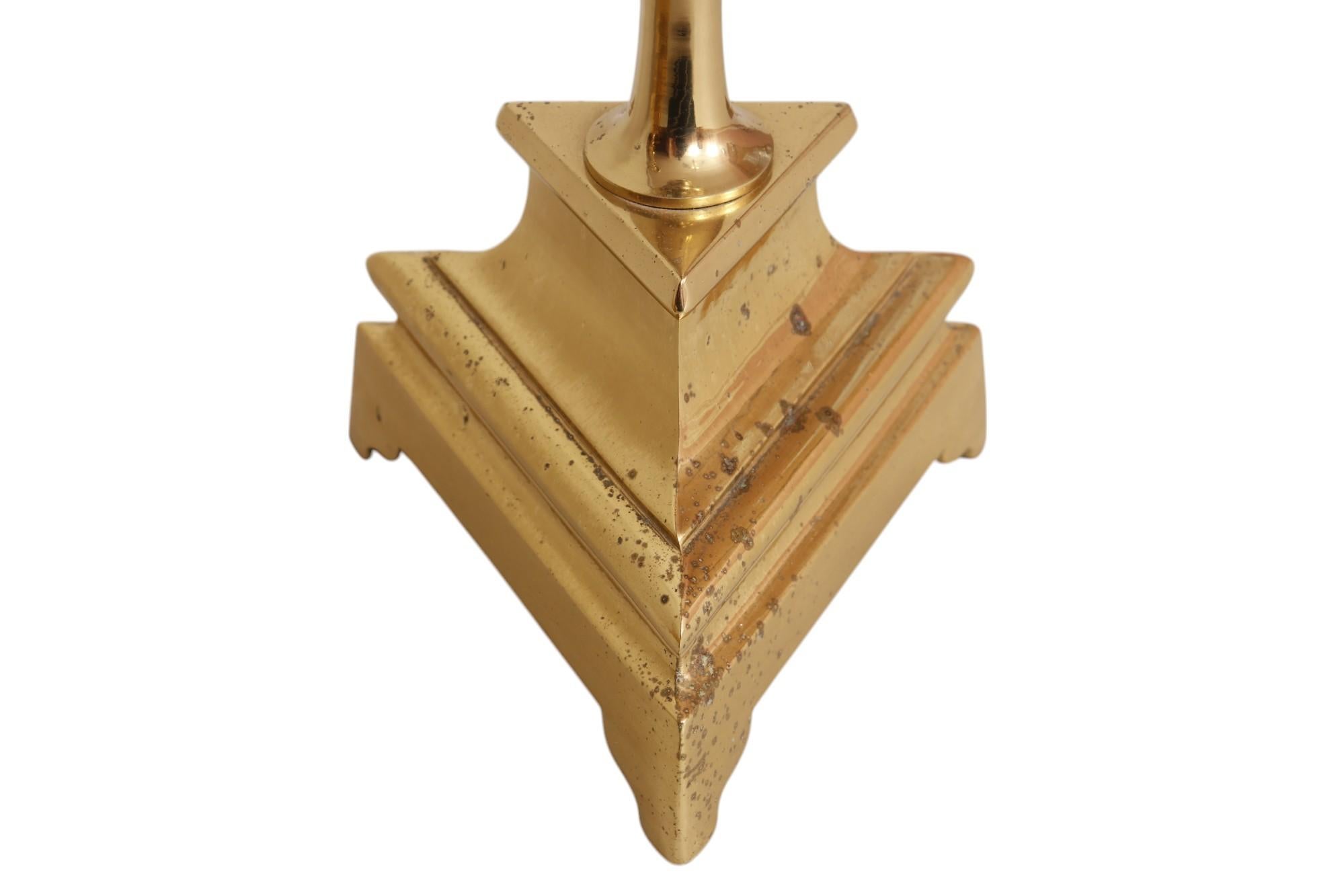 Portacandele monumentali in ottone in stile barocco - una coppia in vendita 3