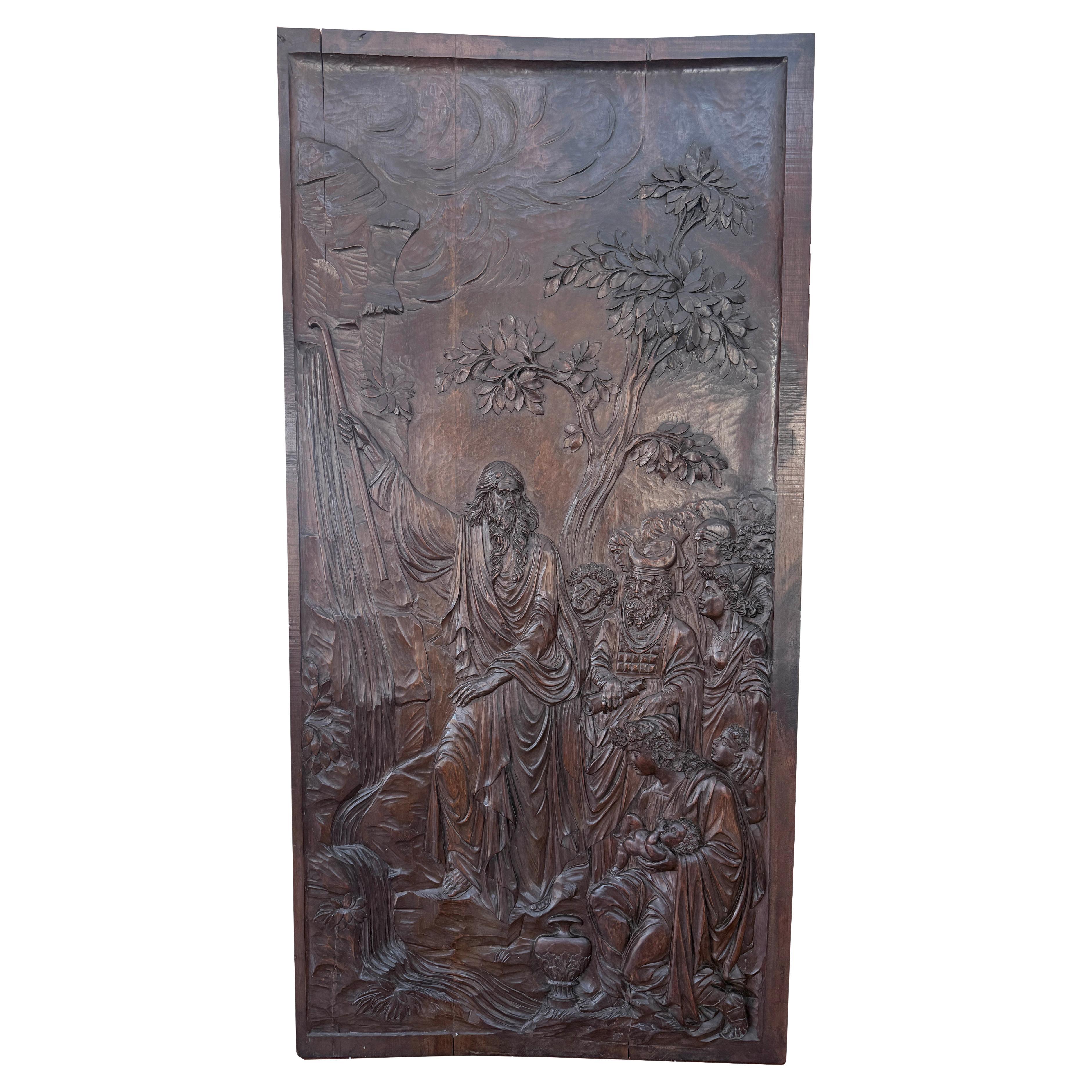 Relief monumental en bois baroque "Moïse frappant le rocher" Allemagne/Autriche, c.1700