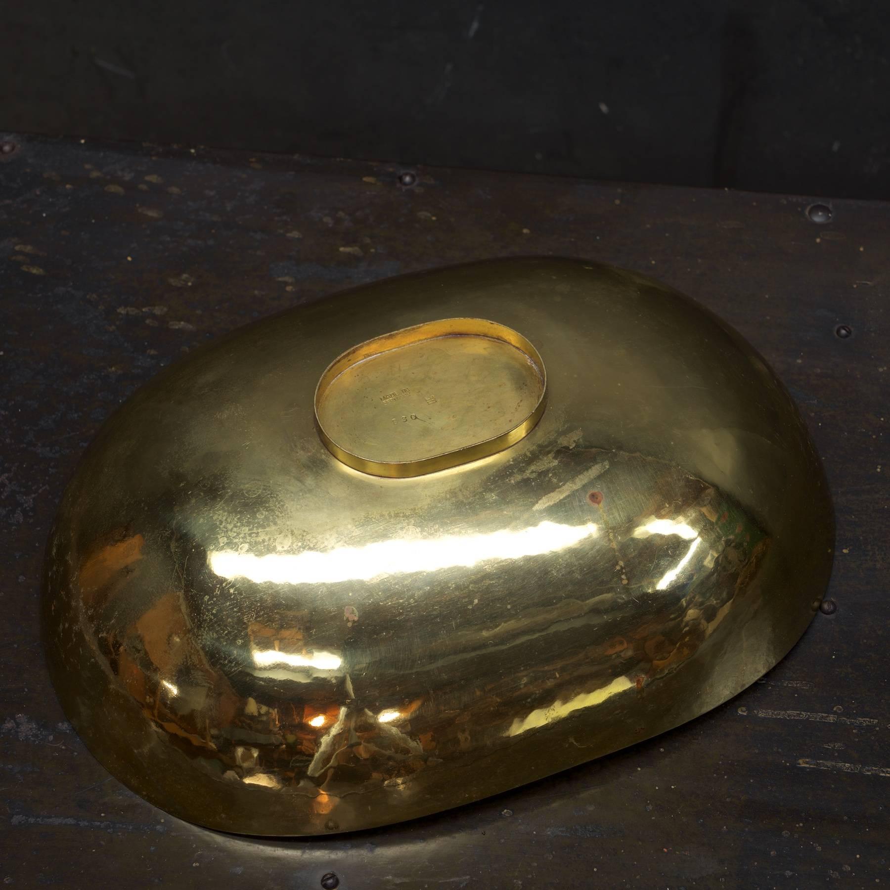 1930s Hand-Hammered Large Brass Bowl Hayno Focken Germany, Bauhaus Art Deco Era 2