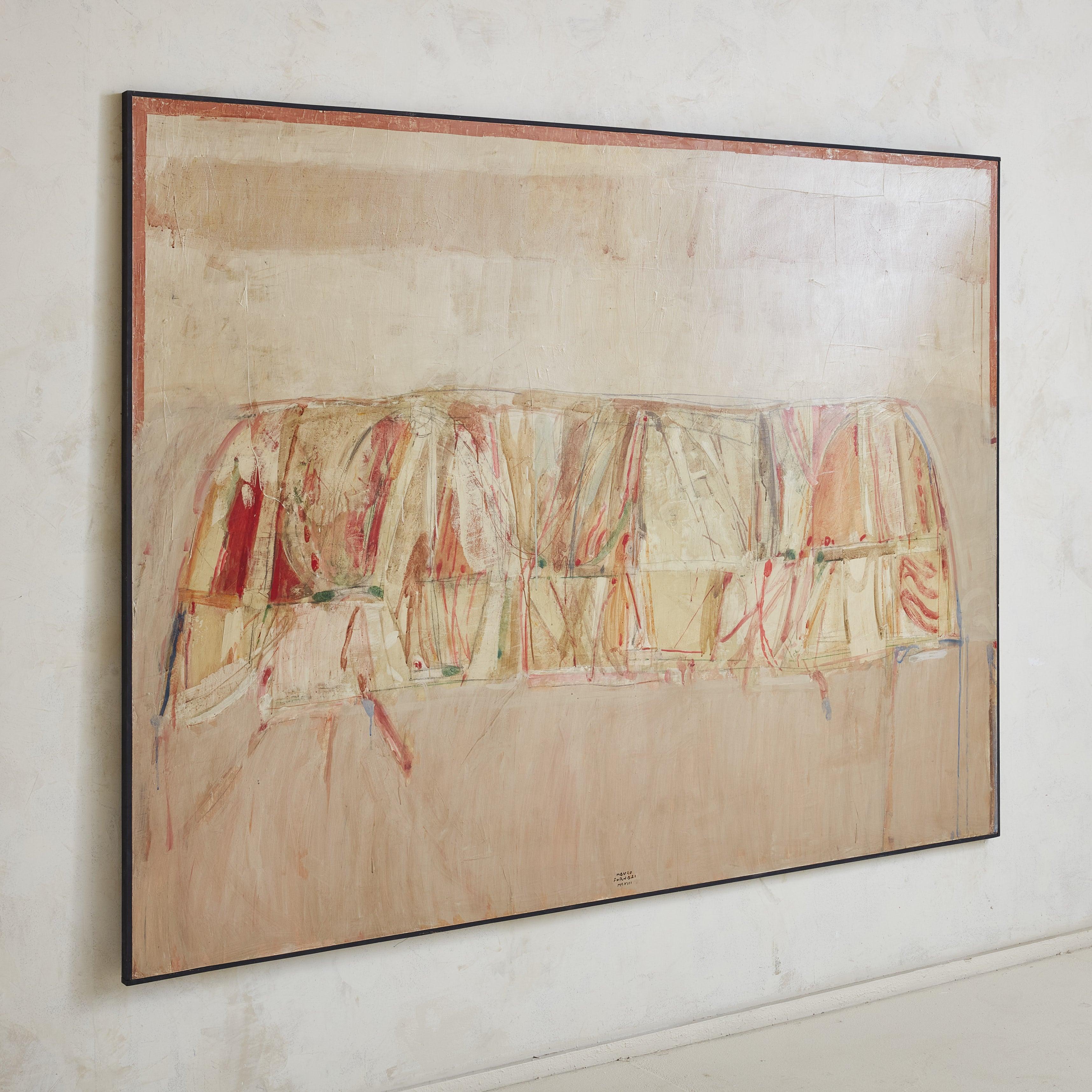 Una pintura monumental en técnica mixta del artista italiano Mauro Fornari. Este abstracto en capas presenta un fondo beige con ricos matices rojo escarlata, verde bosque, ocre y terracota. Firmado 
