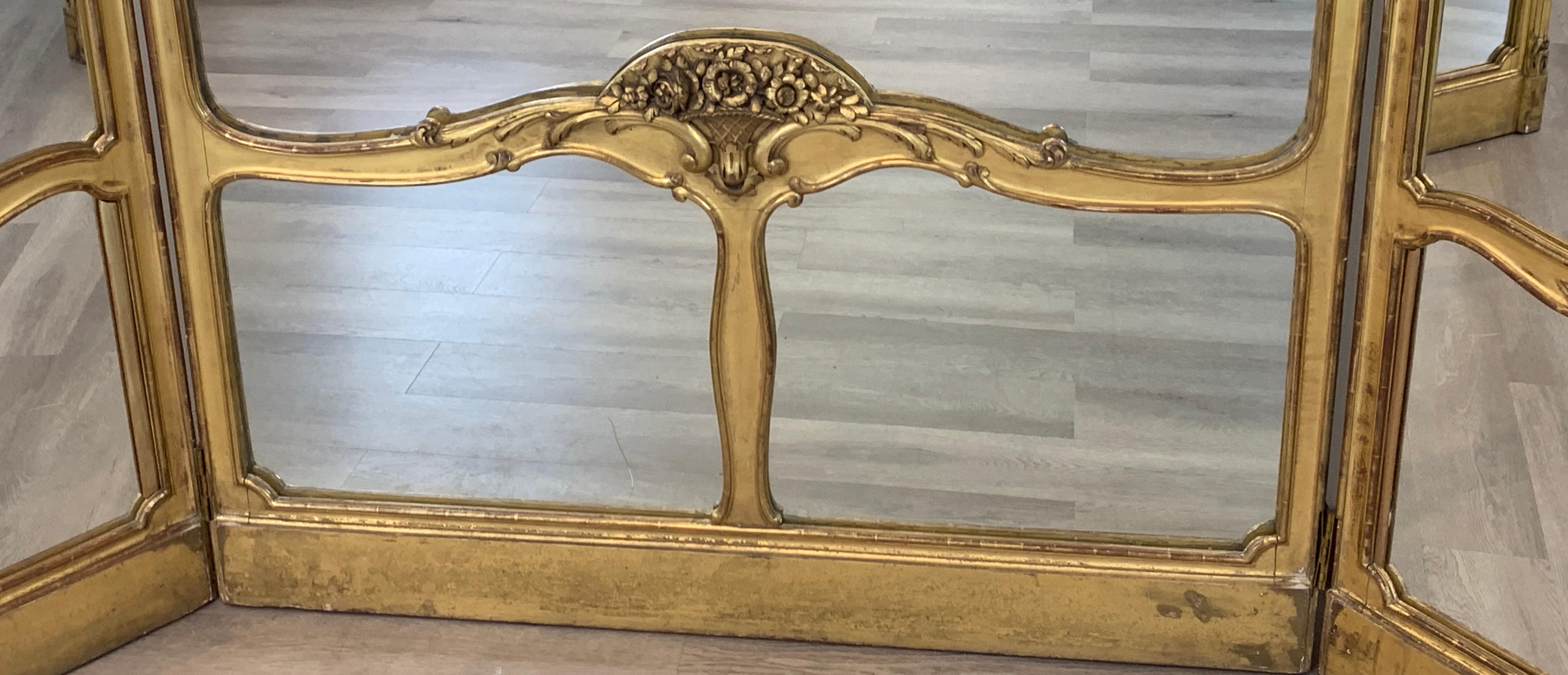 Monumental Belle Époque Carved Giltwood Dressing Mirror, Paris, circa 1880 For Sale 2