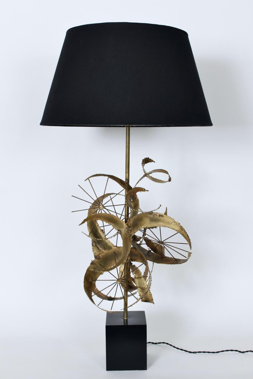 Monumental Bijan of California for Laurel Lamp Co. Setterah Table Lamp For Sale 12