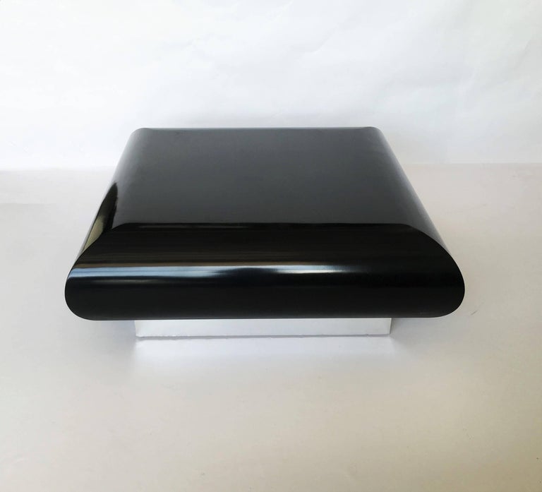 Monumental Black Lacquered Low Table by Directional In Good Condition For Sale In Dallas, TX