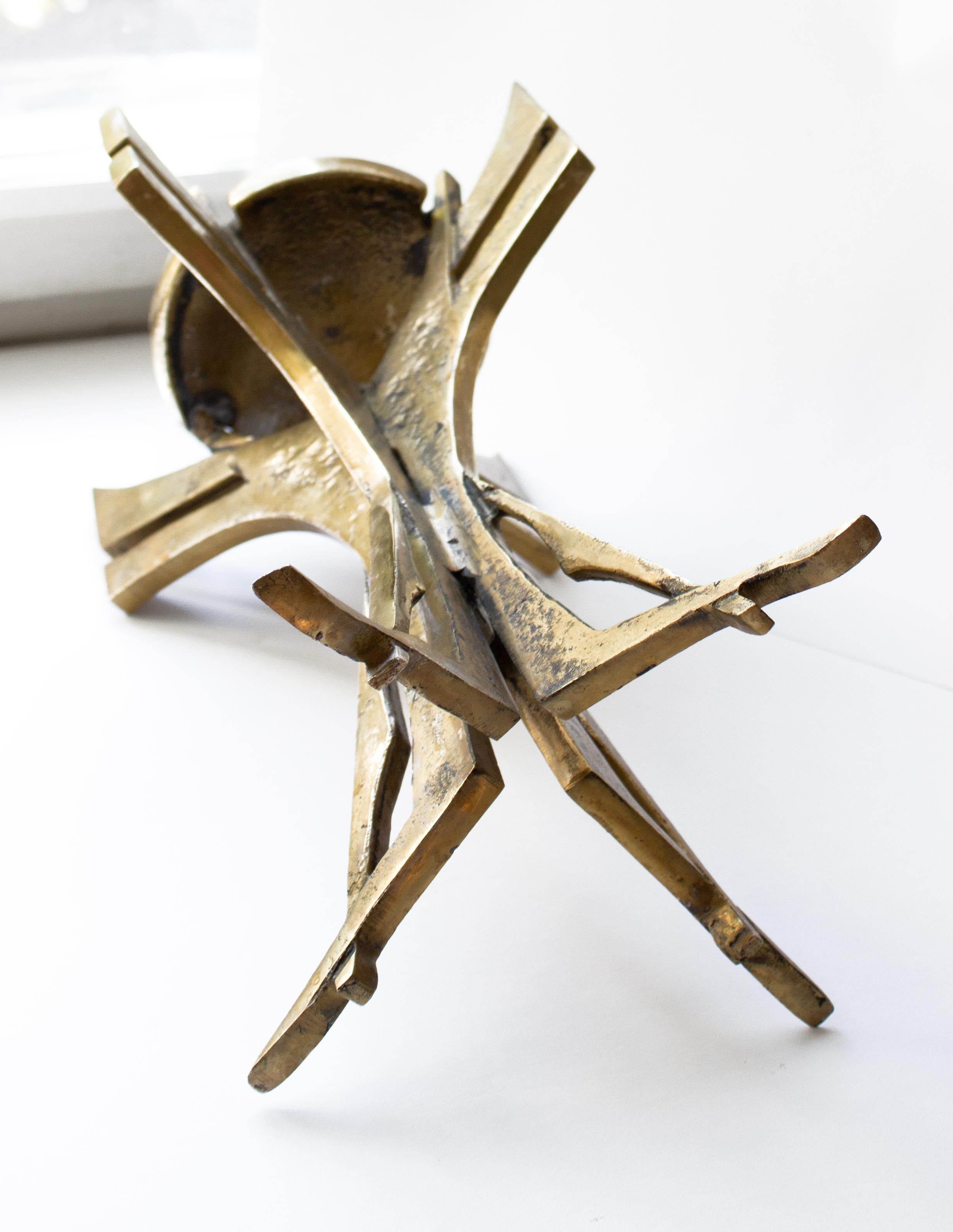 Monumentaler Kerzenständer aus Messing im brutalistischen Stil im Angebot 1
