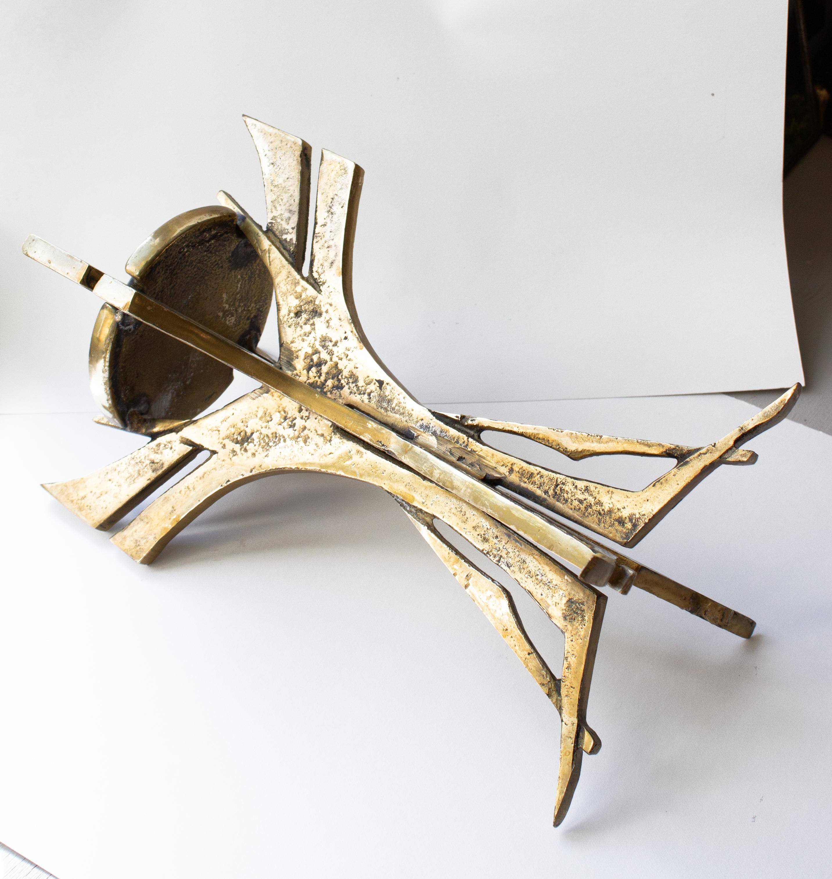 Monumentaler Kerzenständer aus Messing im brutalistischen Stil im Angebot 2