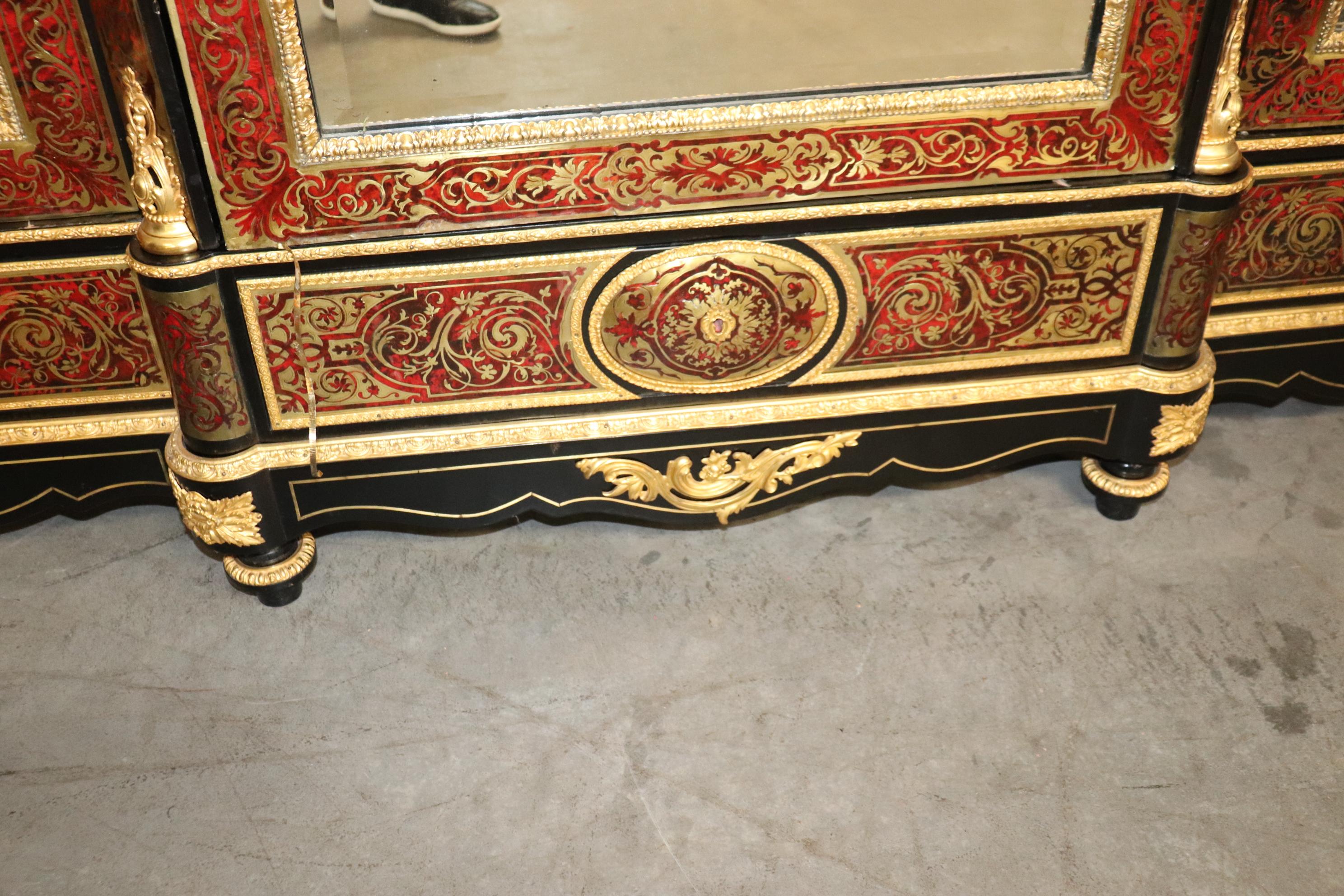 Monumental Brass Inlaid boulle Style Dor'e Figural Bronze Mirrored Armoire  For Sale 13