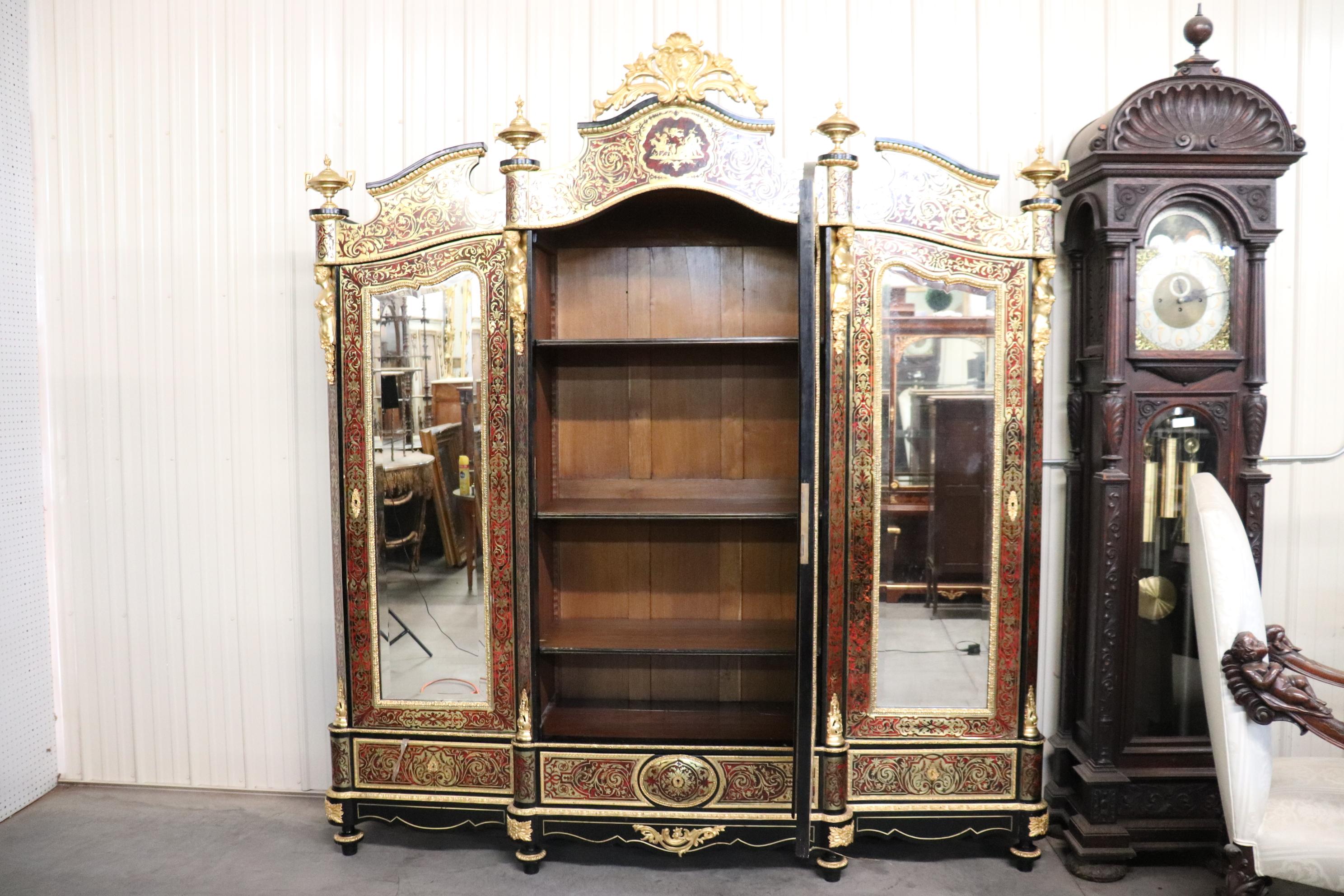 Monumental Brass Inlaid boulle Style Dor'e Figural Bronze Mirrored Armoire  In Good Condition For Sale In Swedesboro, NJ
