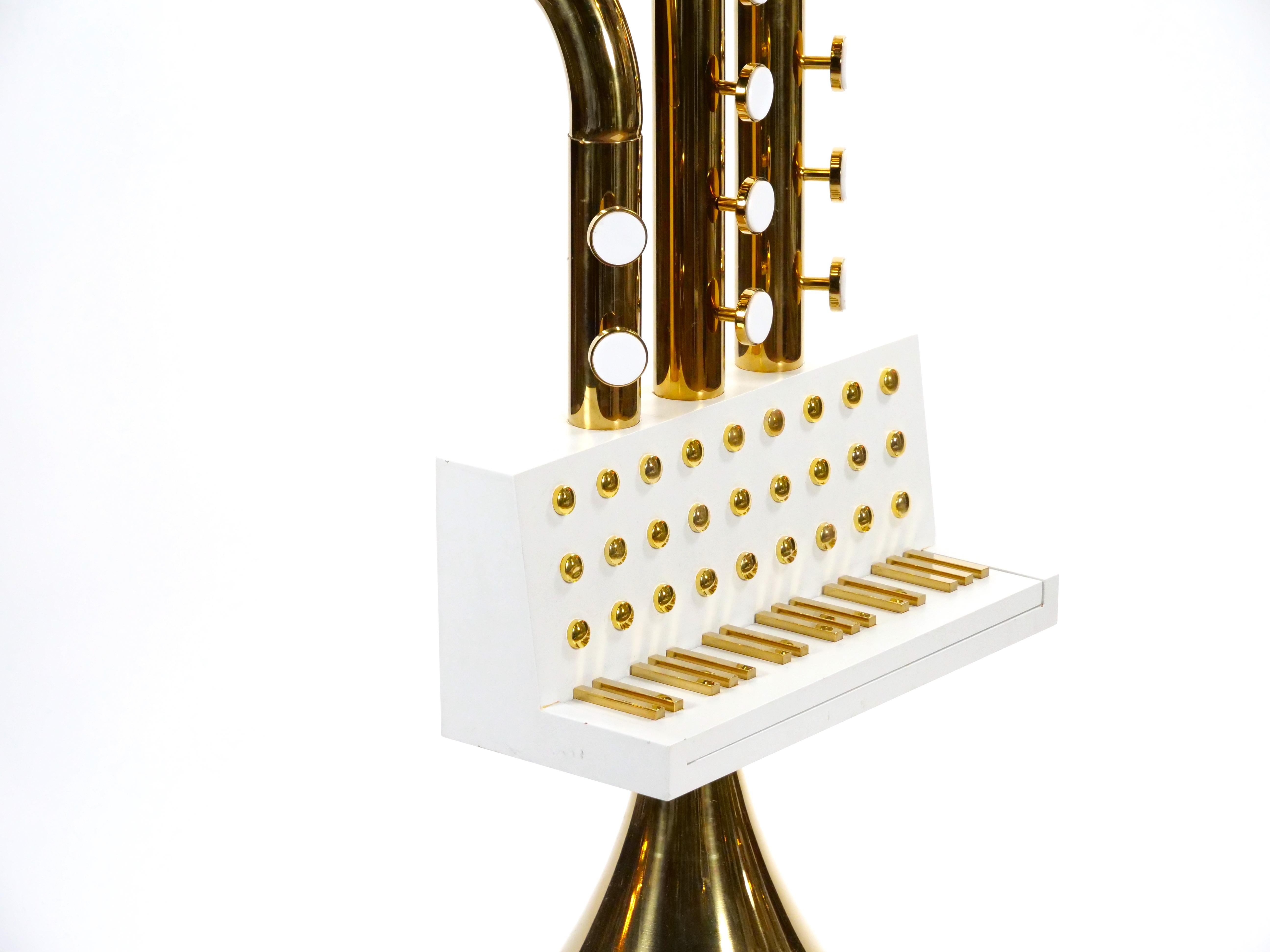 Scultura monumentale in ottone per banda musicale Horn Piano, 20° secolo in vendita 3
