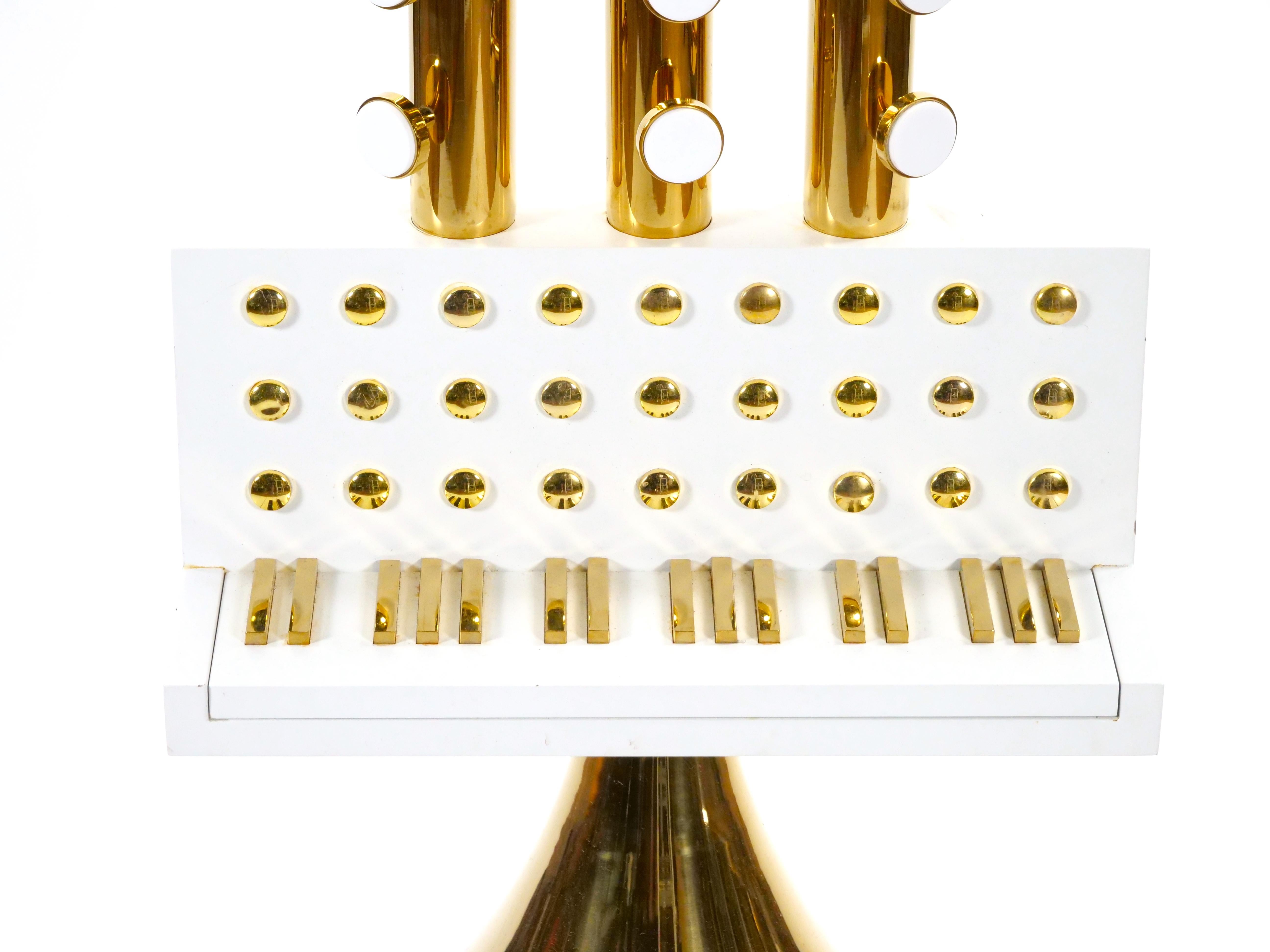 Scultura monumentale in ottone per banda musicale Horn Piano, 20° secolo in vendita 1
