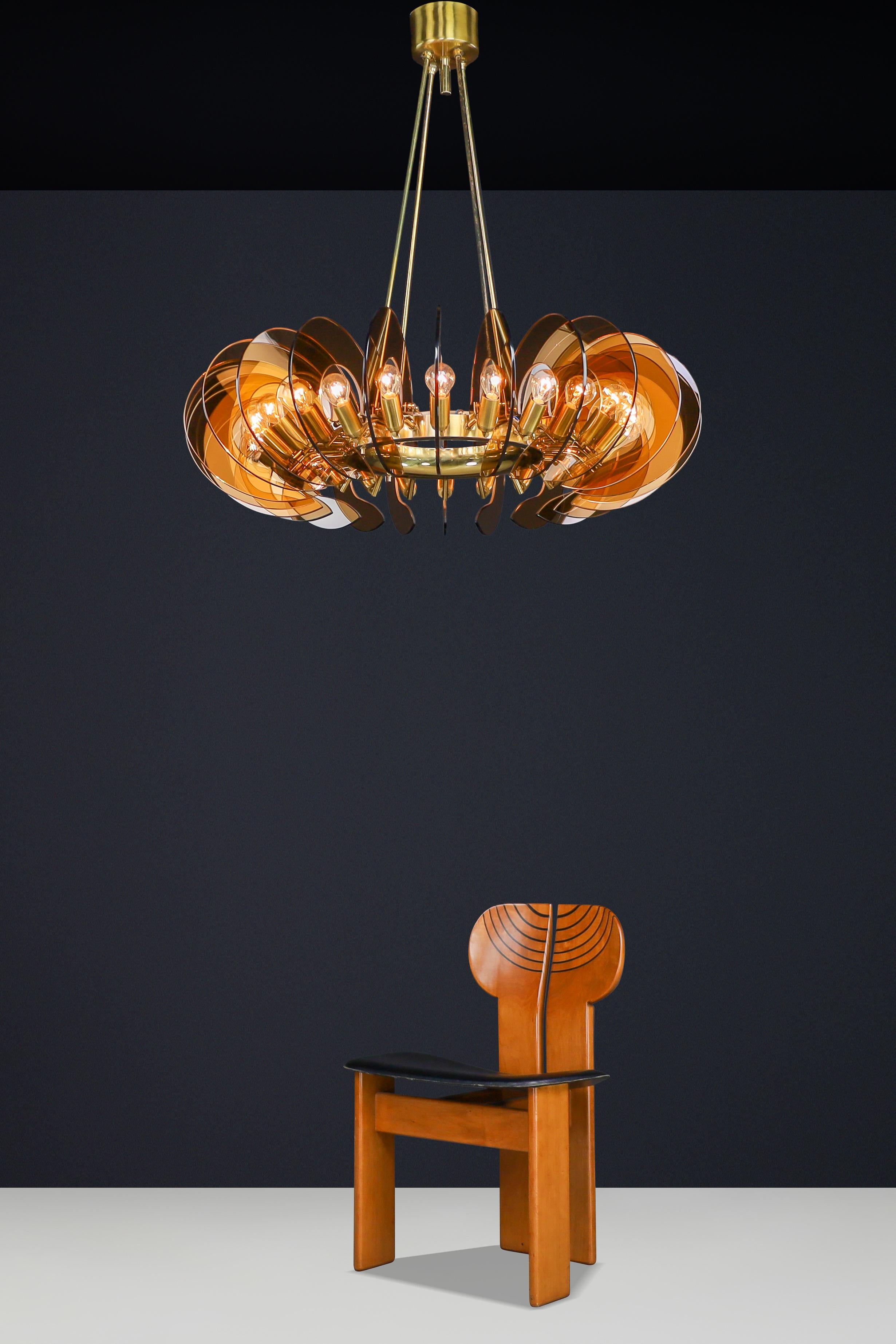 Monumental Brass & Smoked Glass Chandelier by Gino Paroldo, Italy, 1970s in vendita 3