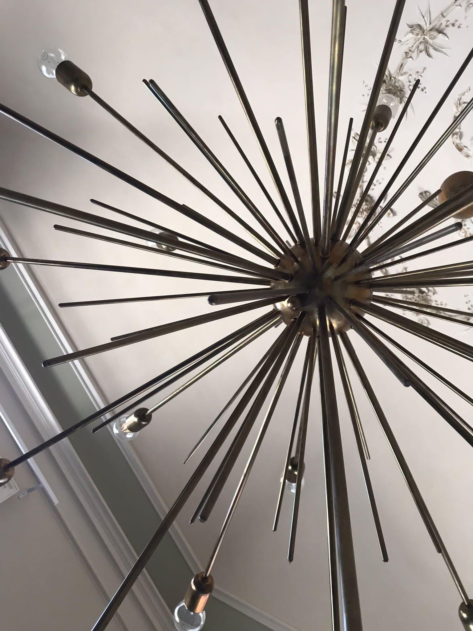 Monumental Brass Sputnik Chandelier, Italy 1970s In Good Condition For Sale In London, GB