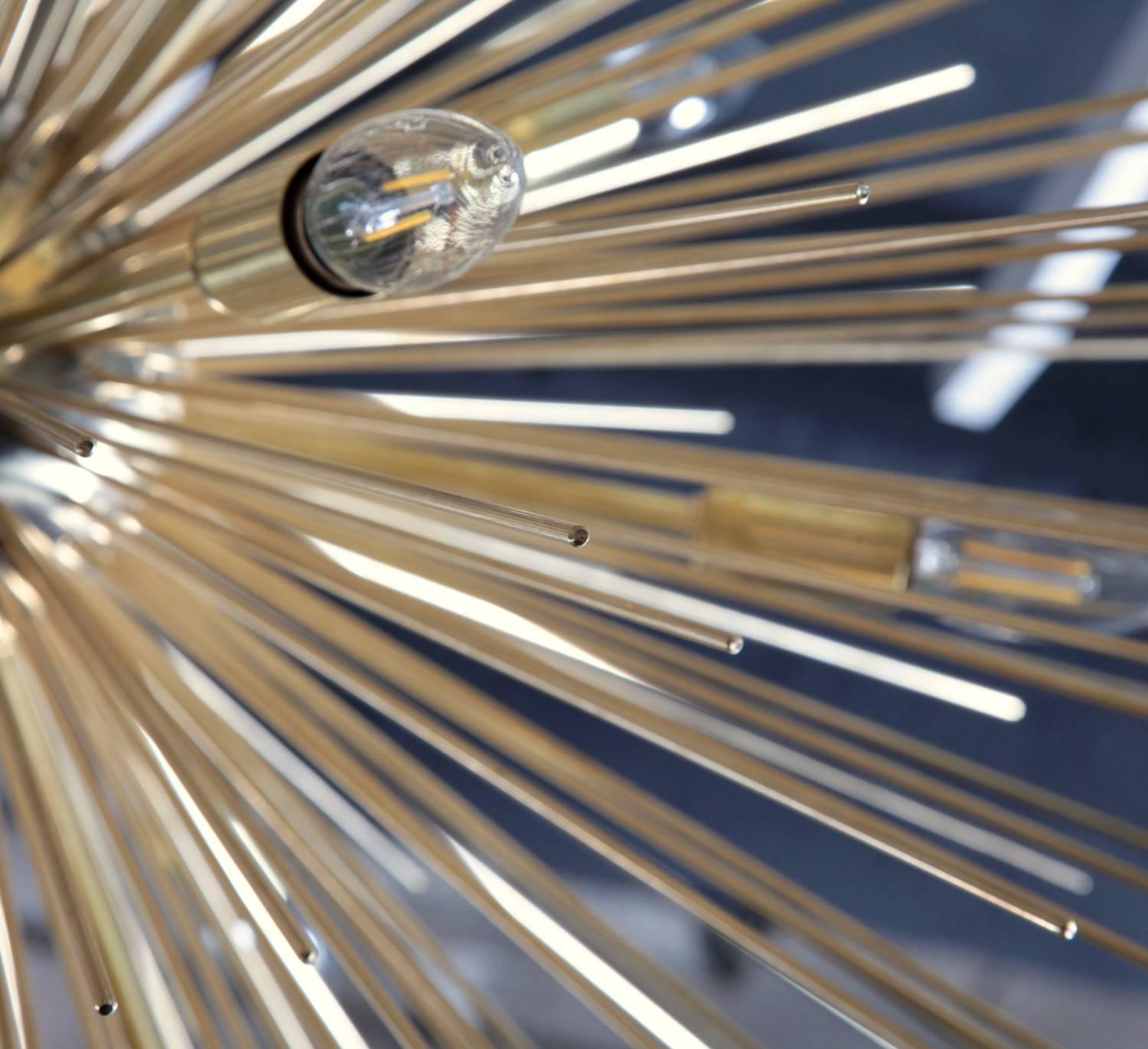 Monumental Brass Sputnik or Urchin Chandelier In Excellent Condition For Sale In Berlin, BE