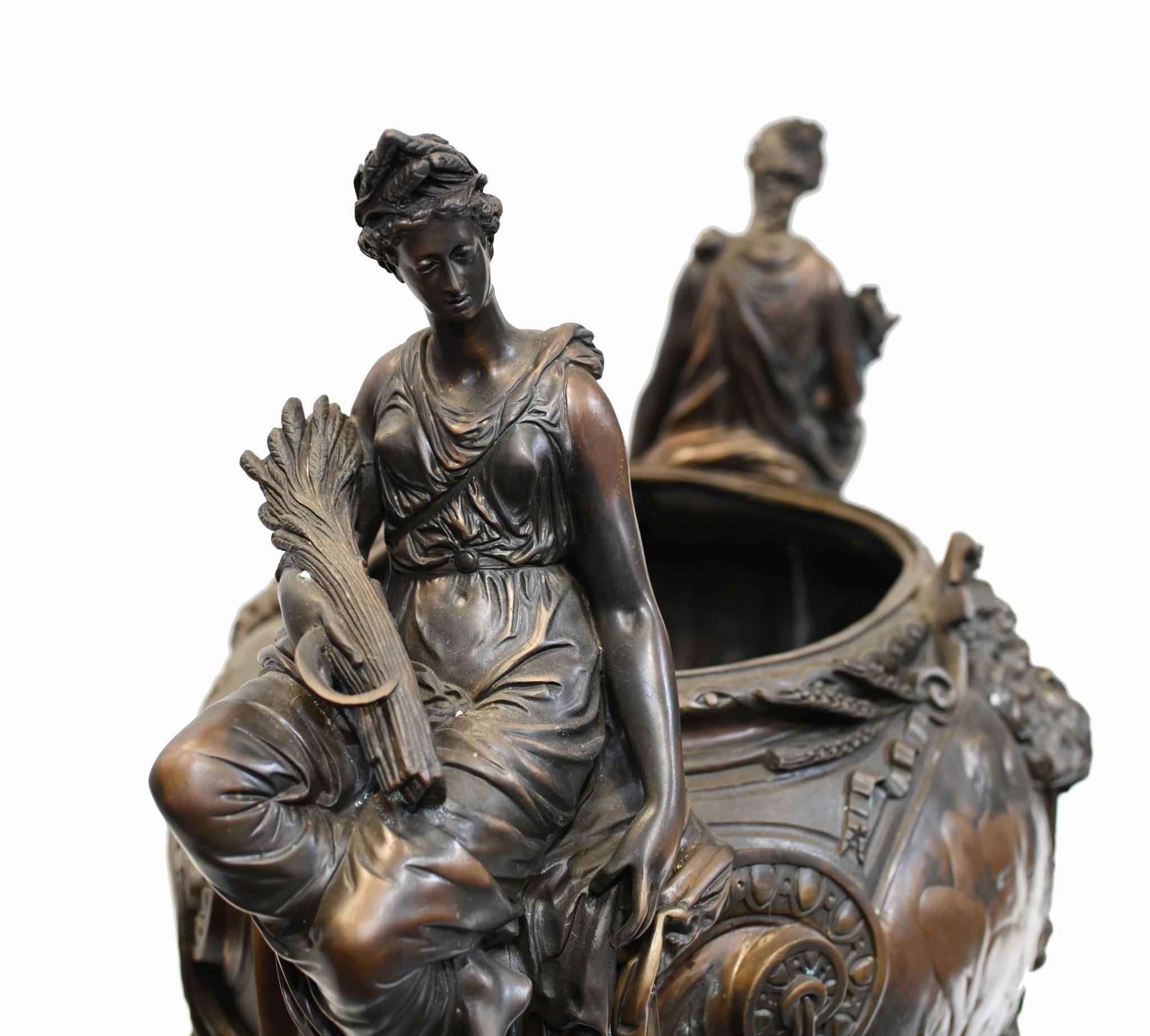 XX secolo Centrotavola monumentale in bronzo classico francese Lerolle Freres in vendita
