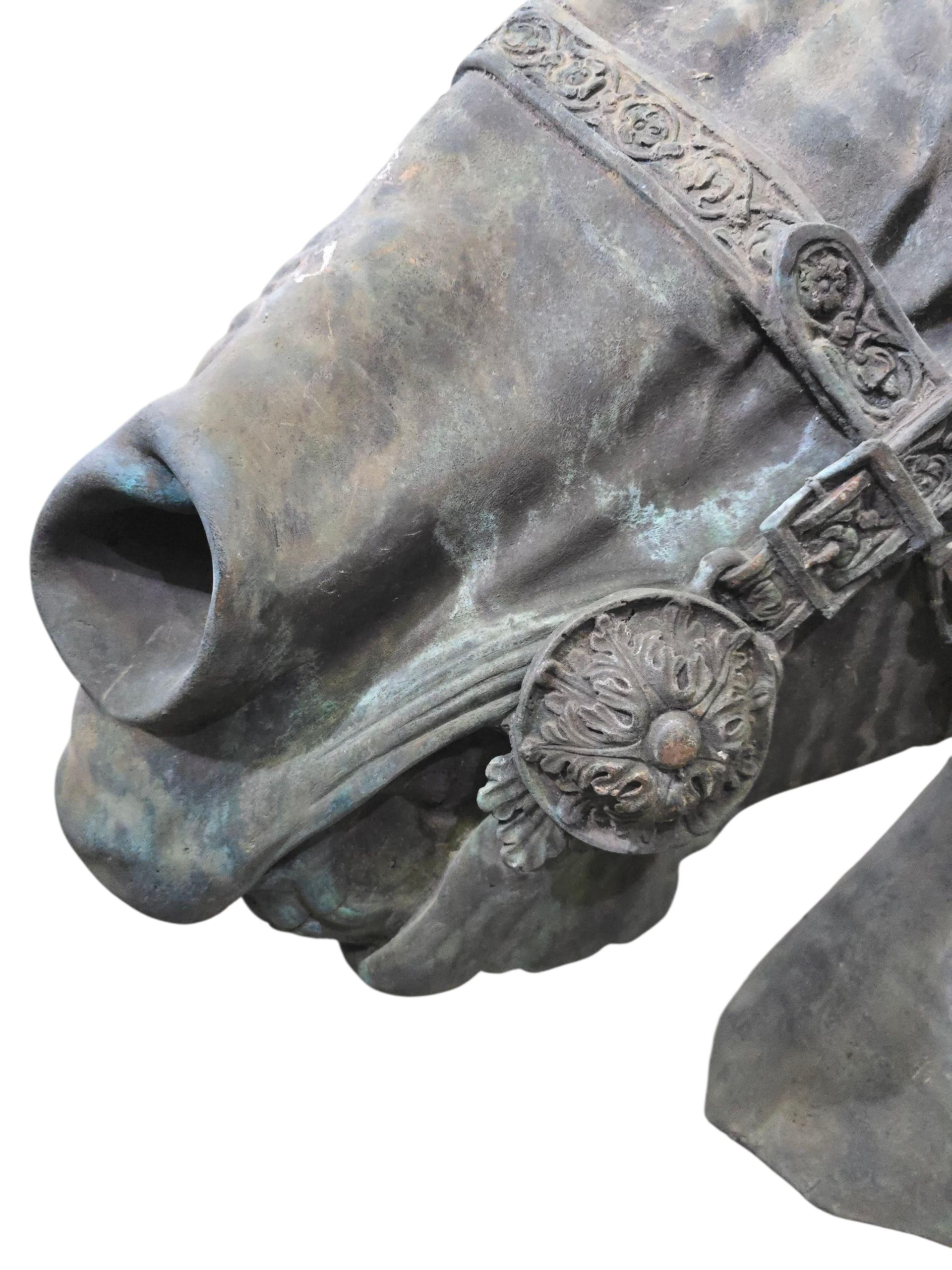 Scultura monumentale in bronzo con testa di cavallo - Fernando Sánchez Castillo (b. 1970) in vendita 4