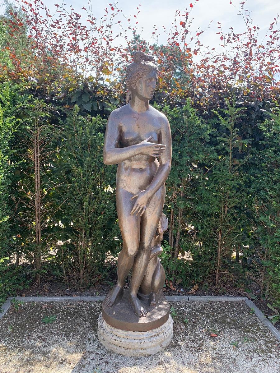 Néoclassique Statue monumentale de Vénus de Médicis en bronze et fer en vente