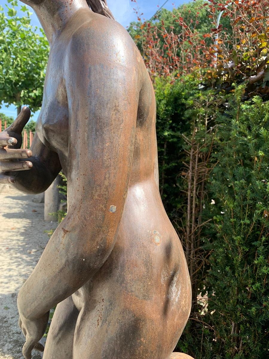 Monumentale Venus-De Medici-Statue aus Bronze und Eisen im Zustand „Gut“ im Angebot in Vosselaar, BE