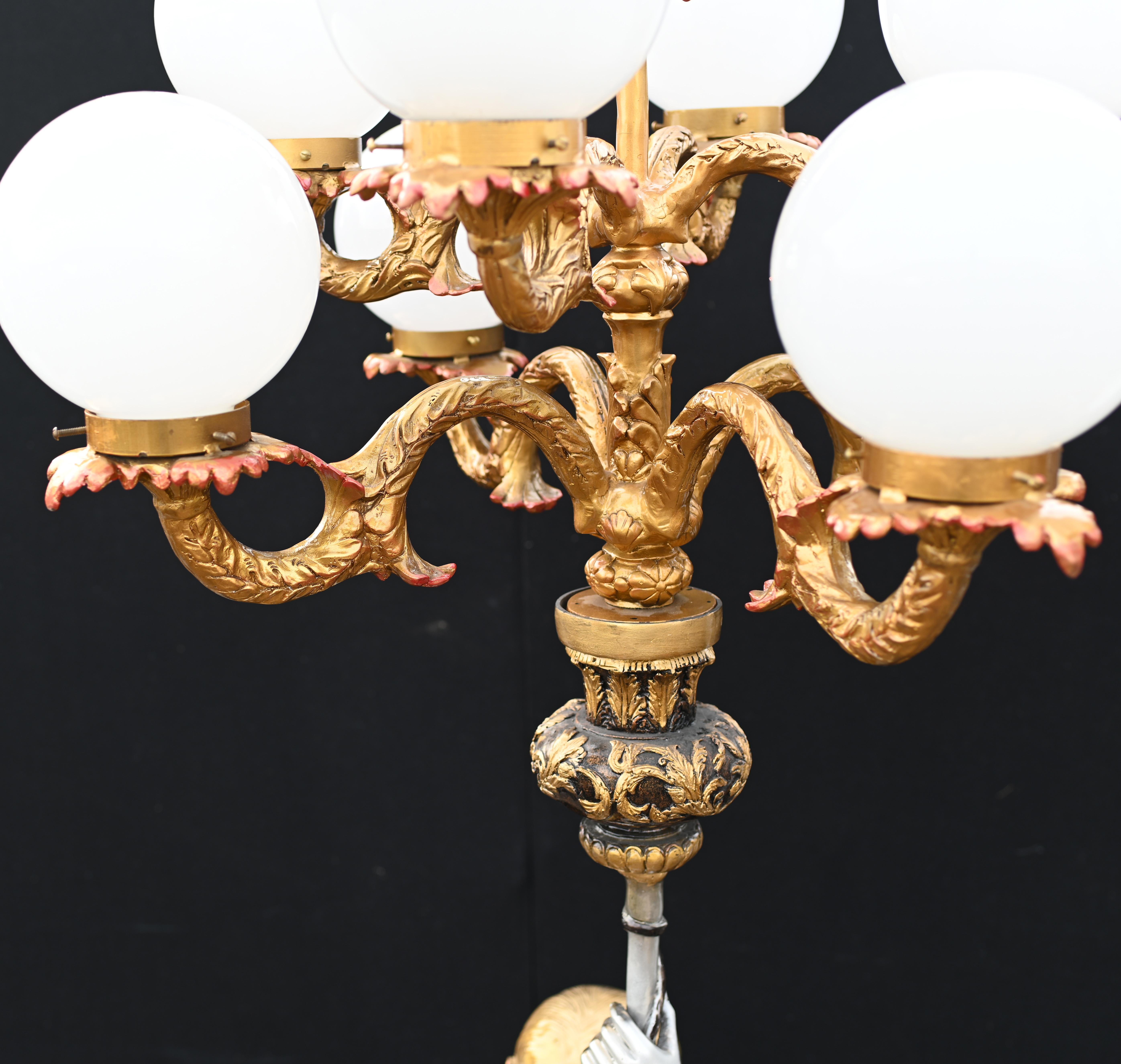 Monumentale Bronze-Mädchenlampen, Löwen-Cherub-Kandelaber, 10 Füße im Angebot 11