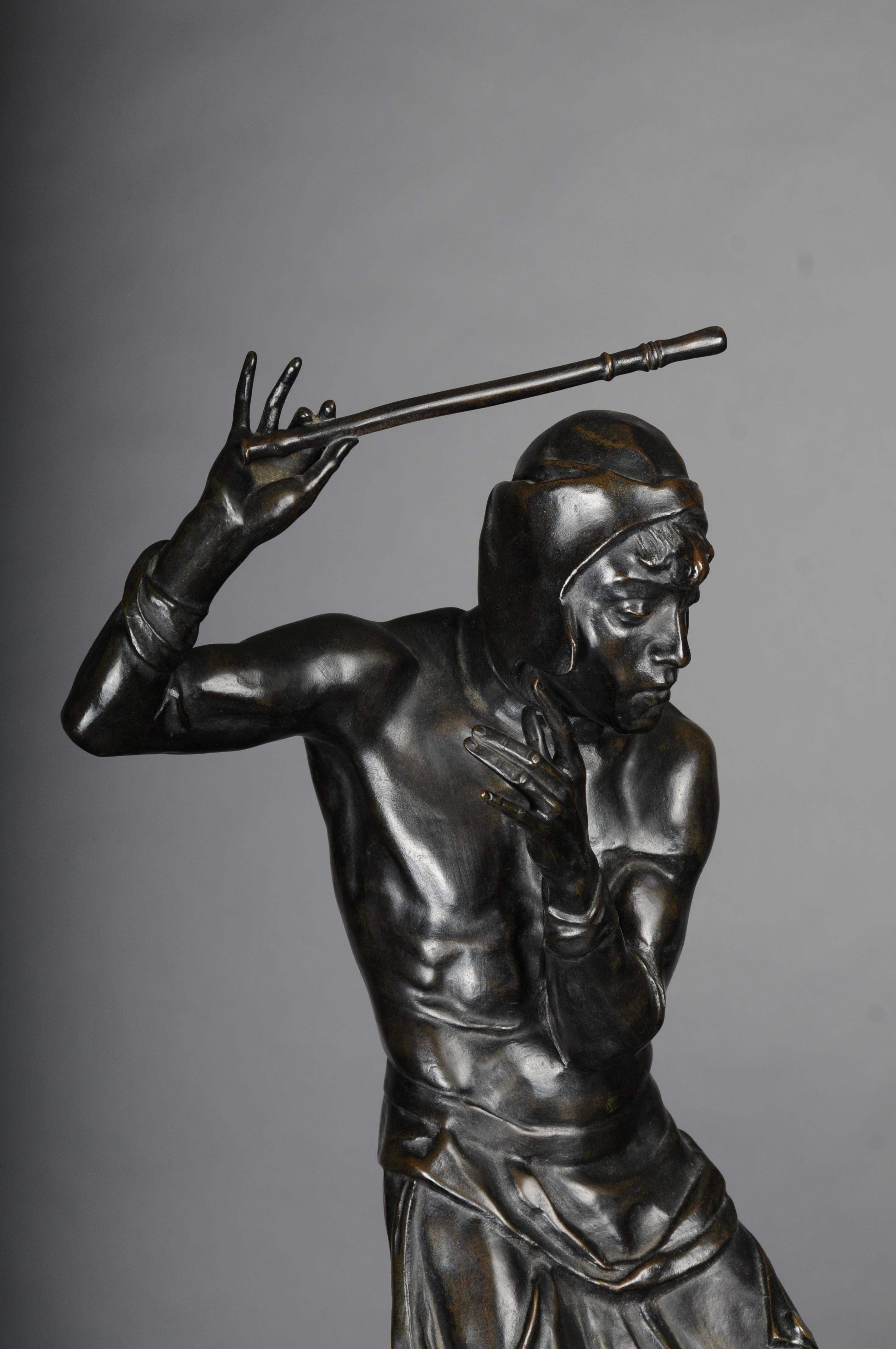 Escultura monumental de bronce, G. Hengstenberg  El flautista de Hamelin Alemán en venta