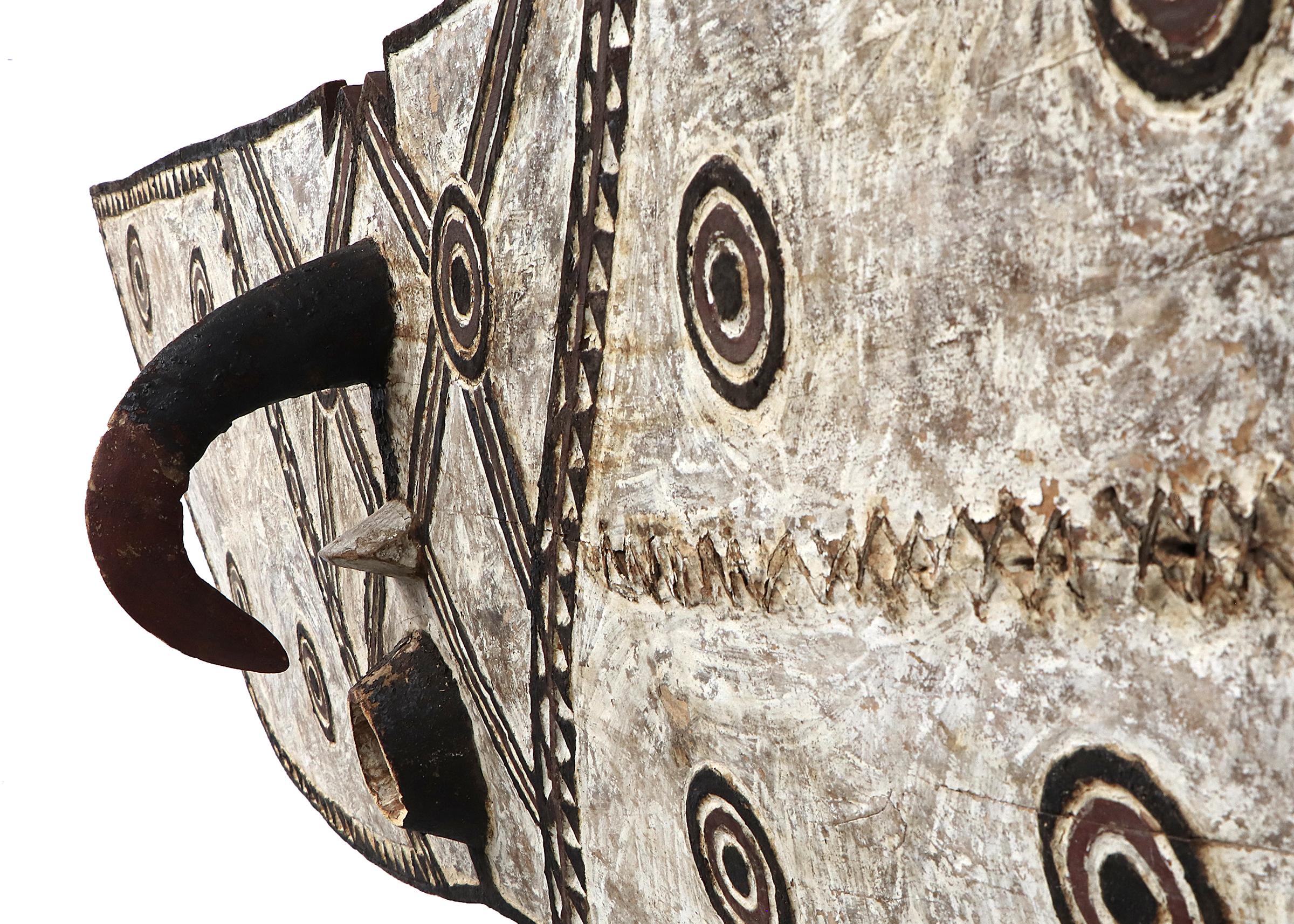Legno Monumental Bwa Hawk Moth Mask, Hand-Carved Wood, Burkina Faso, 20th Century in vendita